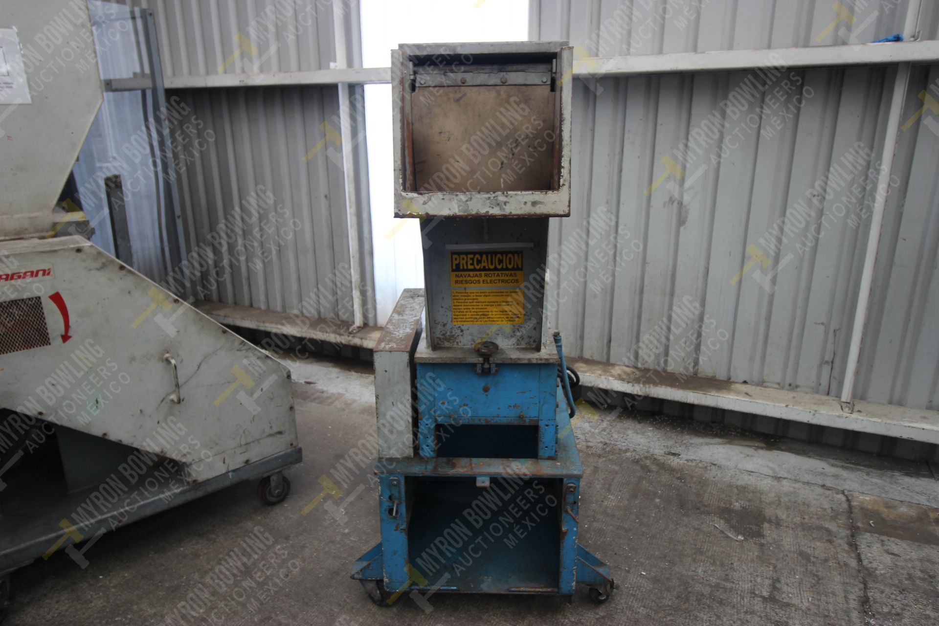 7.5 HP Pagani Dycomet plastic granulator, model 2030, serial number 2030.002150 - mfg. date Oct 2000 - Image 8 of 10