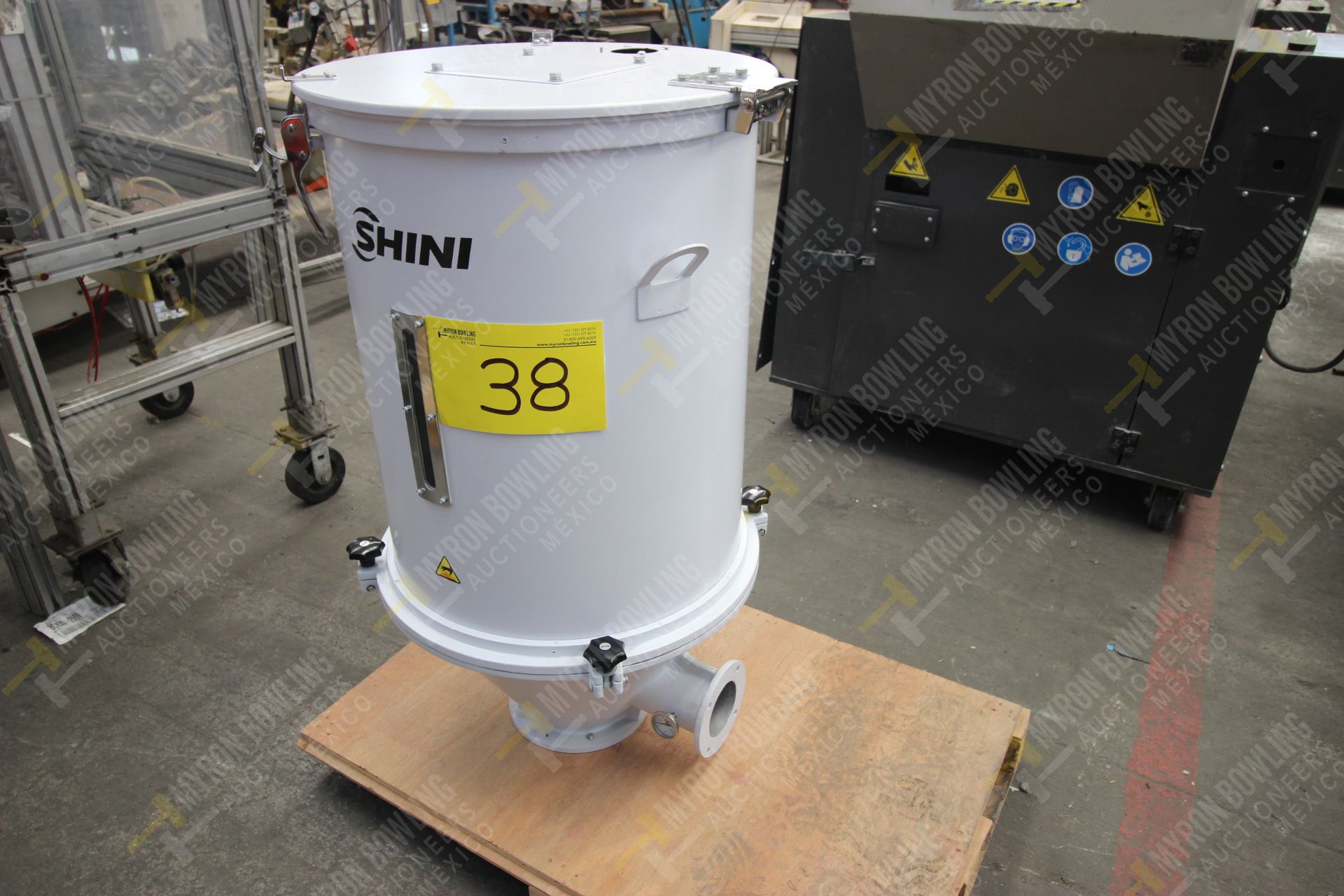 Shini Plastics Technologies 100kg hopper dryer mod. SHD-100SL-CE, with no control cabinet and blower - Image 5 of 14