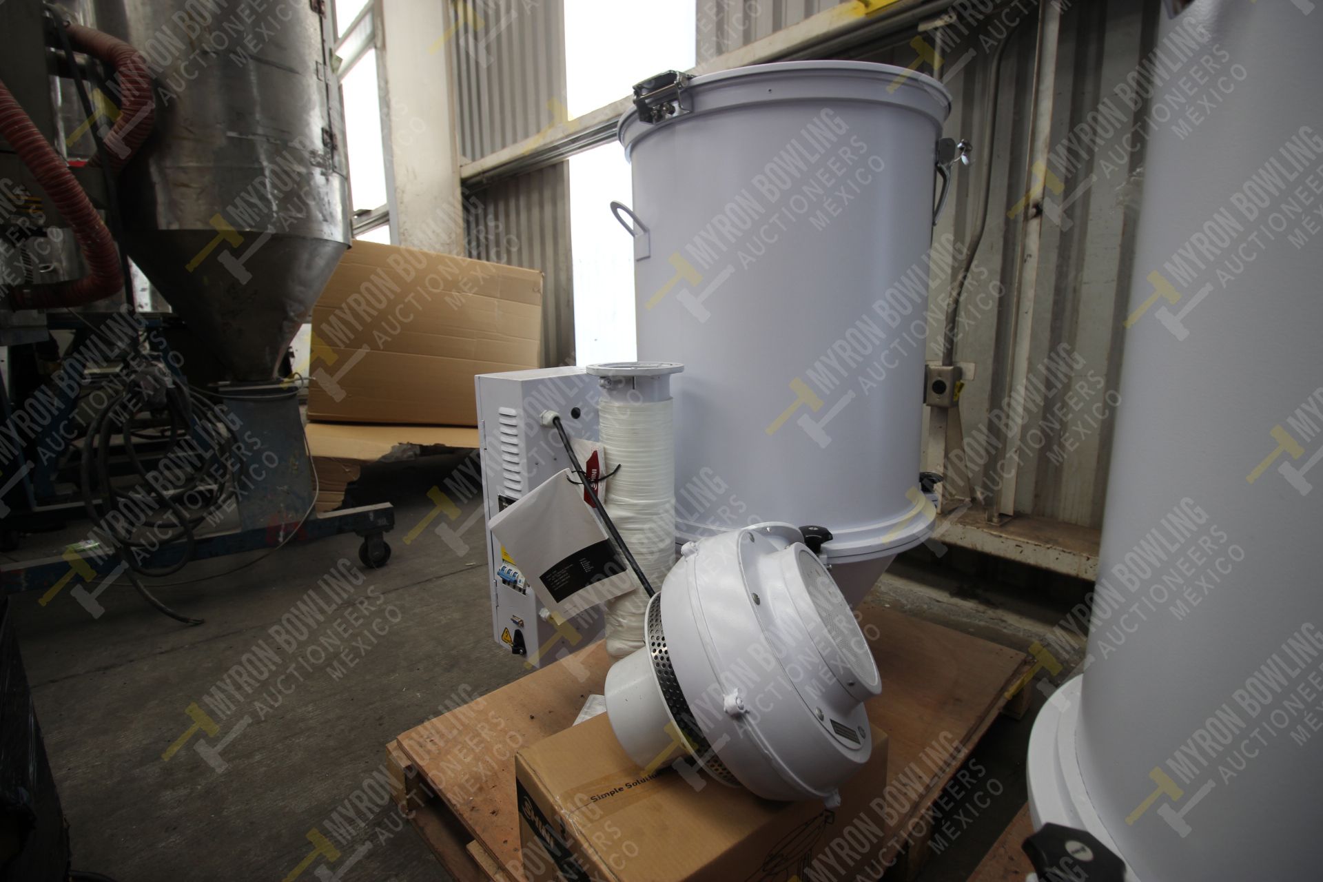 Shini Plastics Technologies 100kg. hopper dryer mod. SHD-100SL-CE, serial number 2HD16100381 - Image 8 of 13