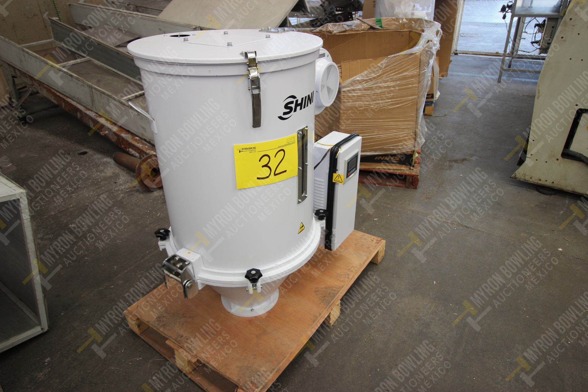 Shini Plastics Technologies 100kg. hopper dryer mod. SHD-100SL-CE, serial number 2HD16100388 - Image 4 of 17