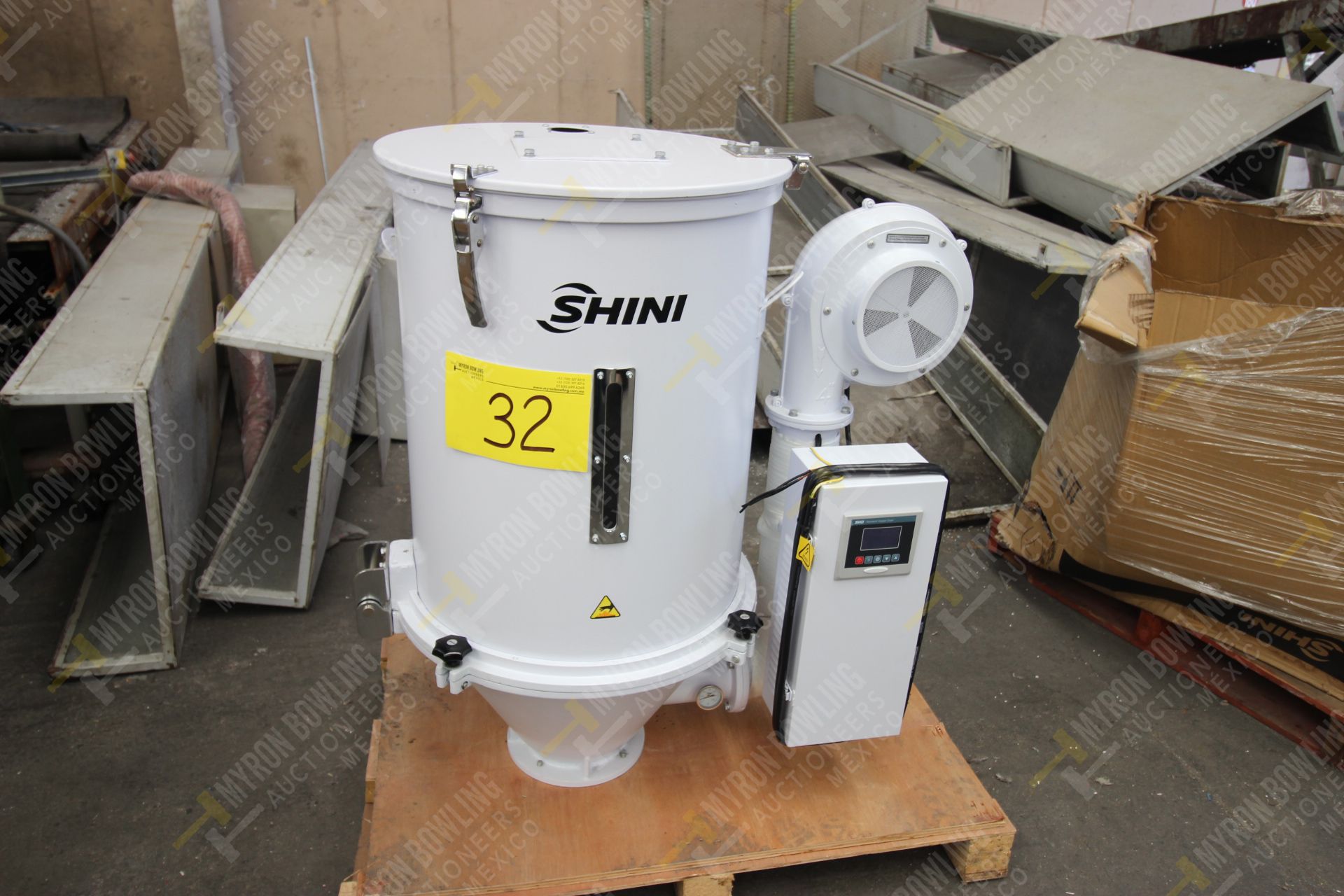 Shini Plastics Technologies 100kg. hopper dryer mod. SHD-100SL-CE, serial number 2HD16100388