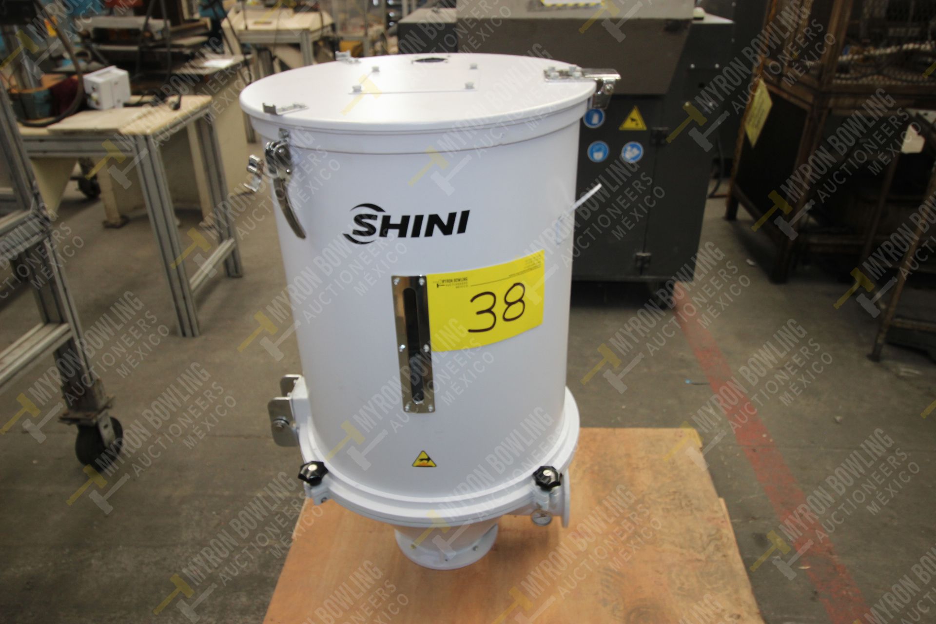 Shini Plastics Technologies 100kg hopper dryer mod. SHD-100SL-CE, with no control cabinet and blower