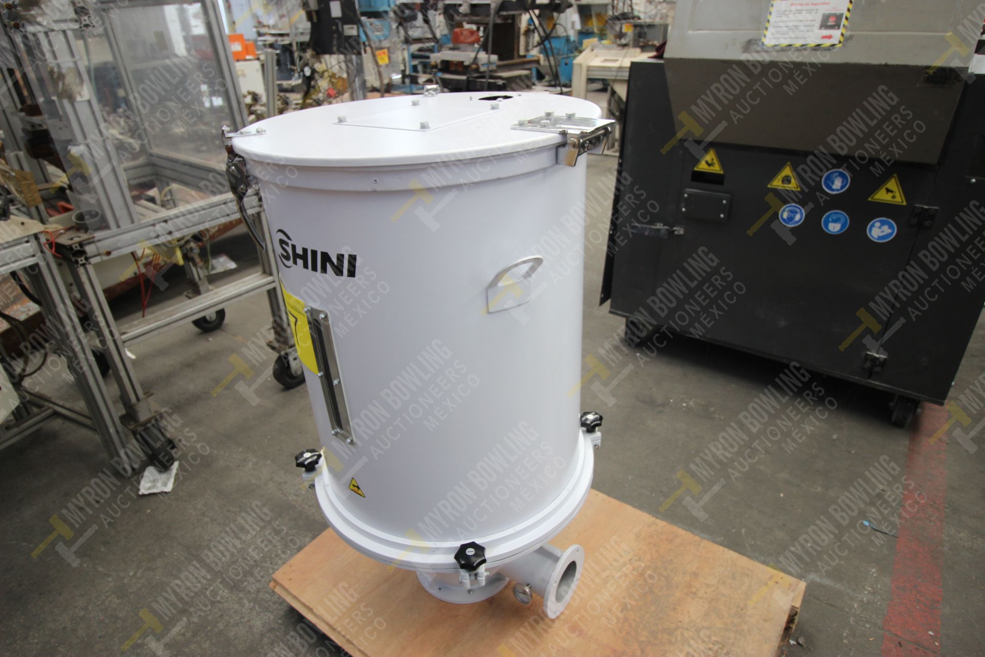 Shini Plastics Technologies 100kg hopper dryer mod. SHD-100SL-CE, with no control cabinet and blower - Image 3 of 12