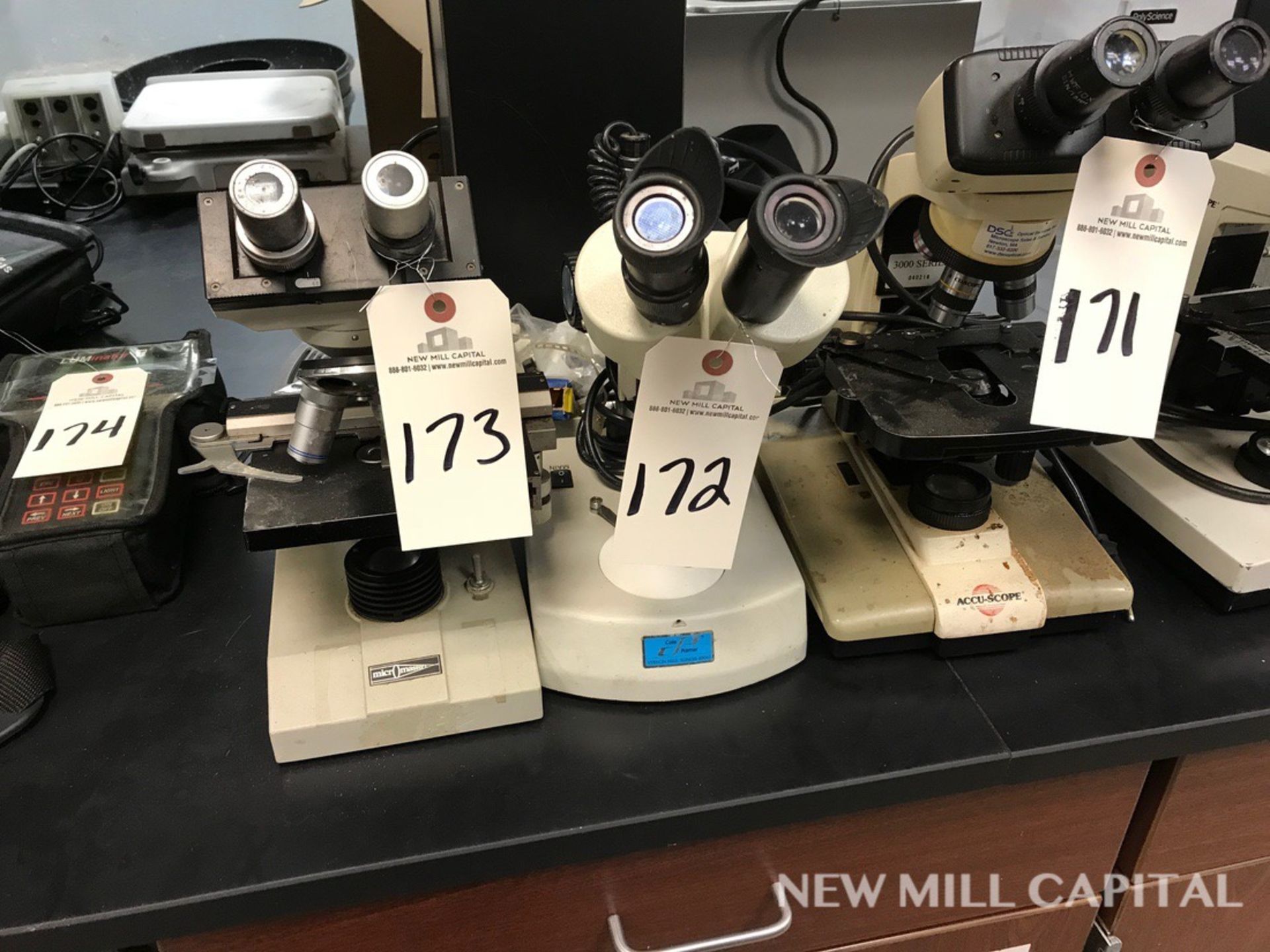 Cole-Palmer Model 420 Microscope | Rigging Fee: $25