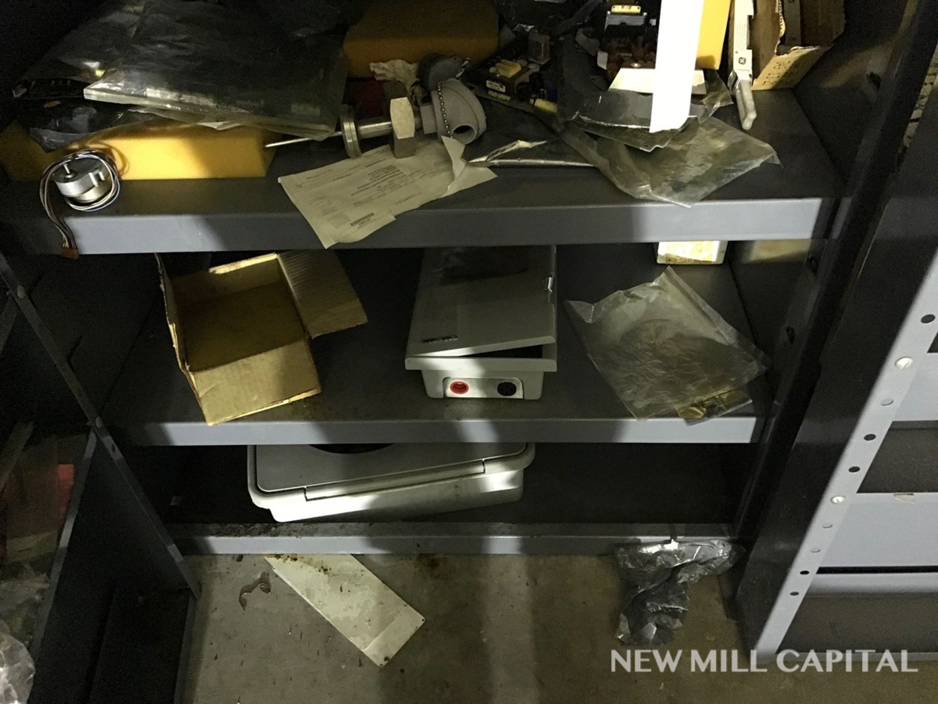 (2) Shelves (1) Cabinet, Plumbing Fittings, Liquid Level Transmitters, Thermome | Rigging Fee: $300 - Bild 6 aus 6