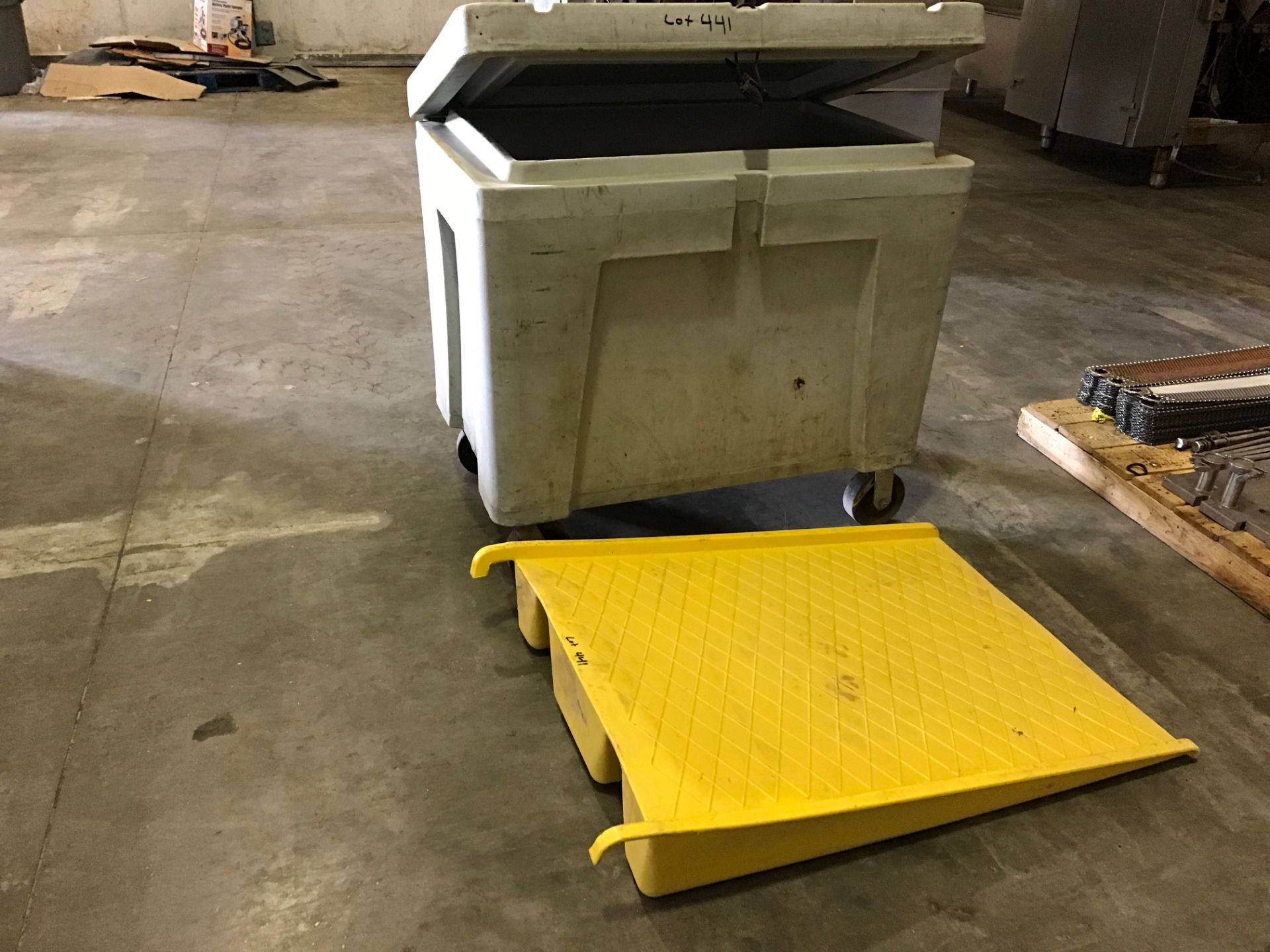 Portable Cooler with Ramp, 28" x 42" x 39" Tall | Rigging Fee: $25