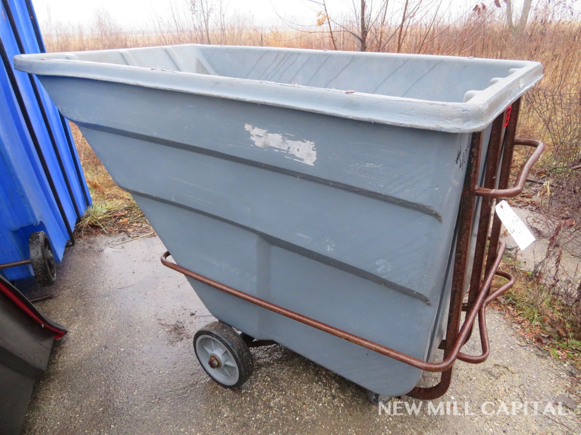 2-Yard Rubbermaid Dumpster | Rigging Fee: $25