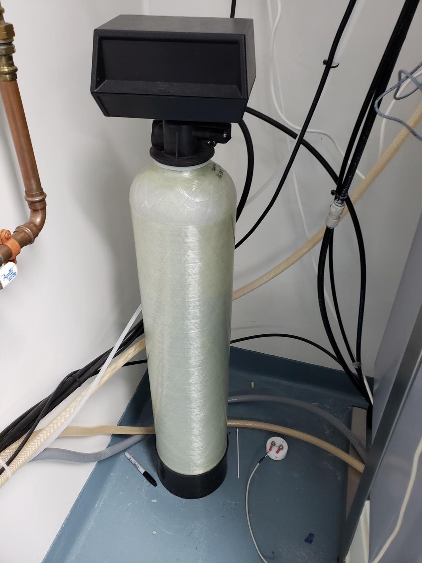 Millipore Elix 10, Water Purification System, S/N F8HN85940C, W/ Aquafine U | Rig Fee: $50 - Image 3 of 5