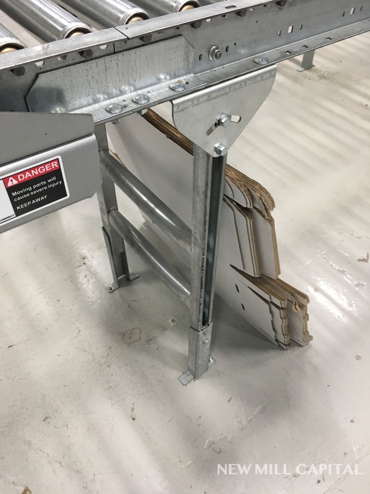 Spring Assisted Roller Conveyor &amp; Gate, Approx 20ft OA Length, 15in Wide Rol | Rig Fee: $150 - Image 4 of 4