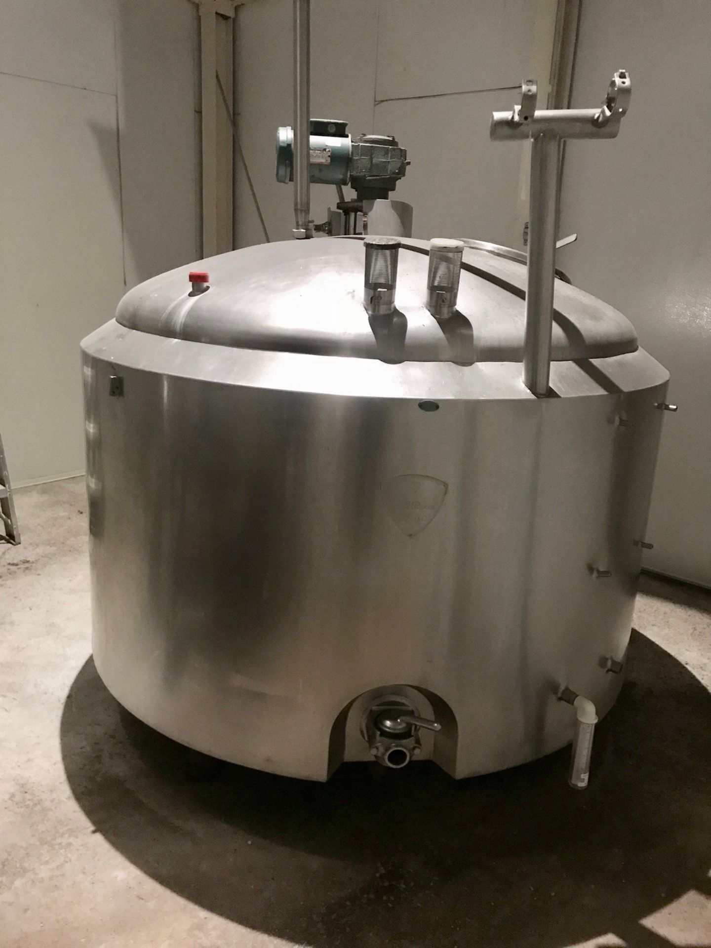 400 Gallon Approx Stainless Steel Jacketed Mix Tank, Offset Prop and CIP | Rig Fee: $750