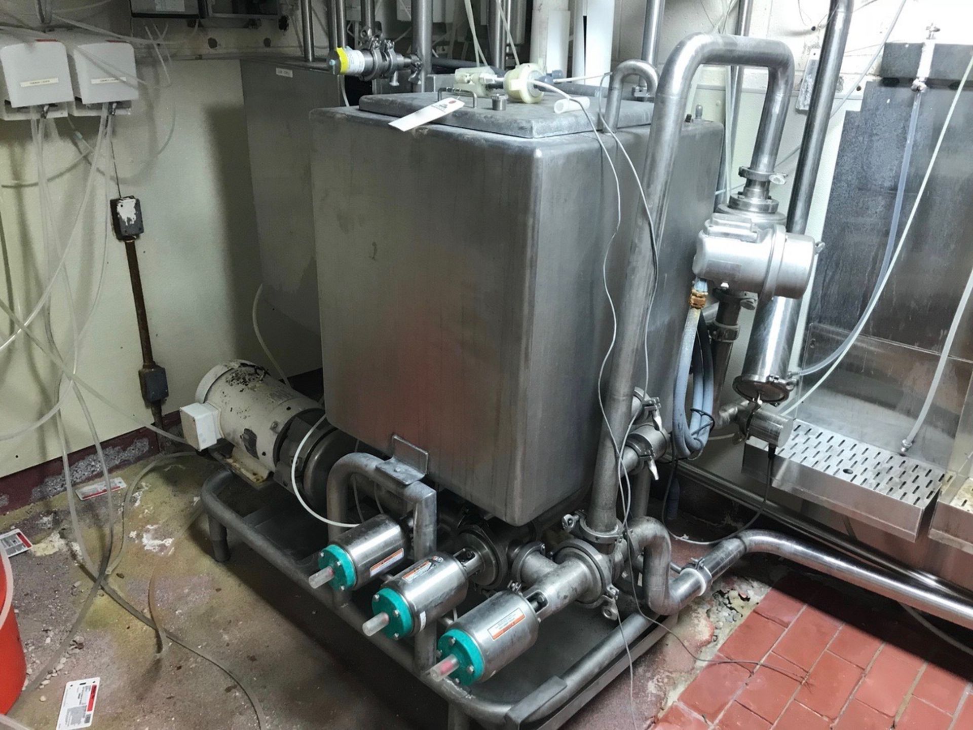 Single Tank CIP Skid, Sqauare Tank, 5 HP Centrifugal Pump, Vales and Control | Rig Fee: $1000