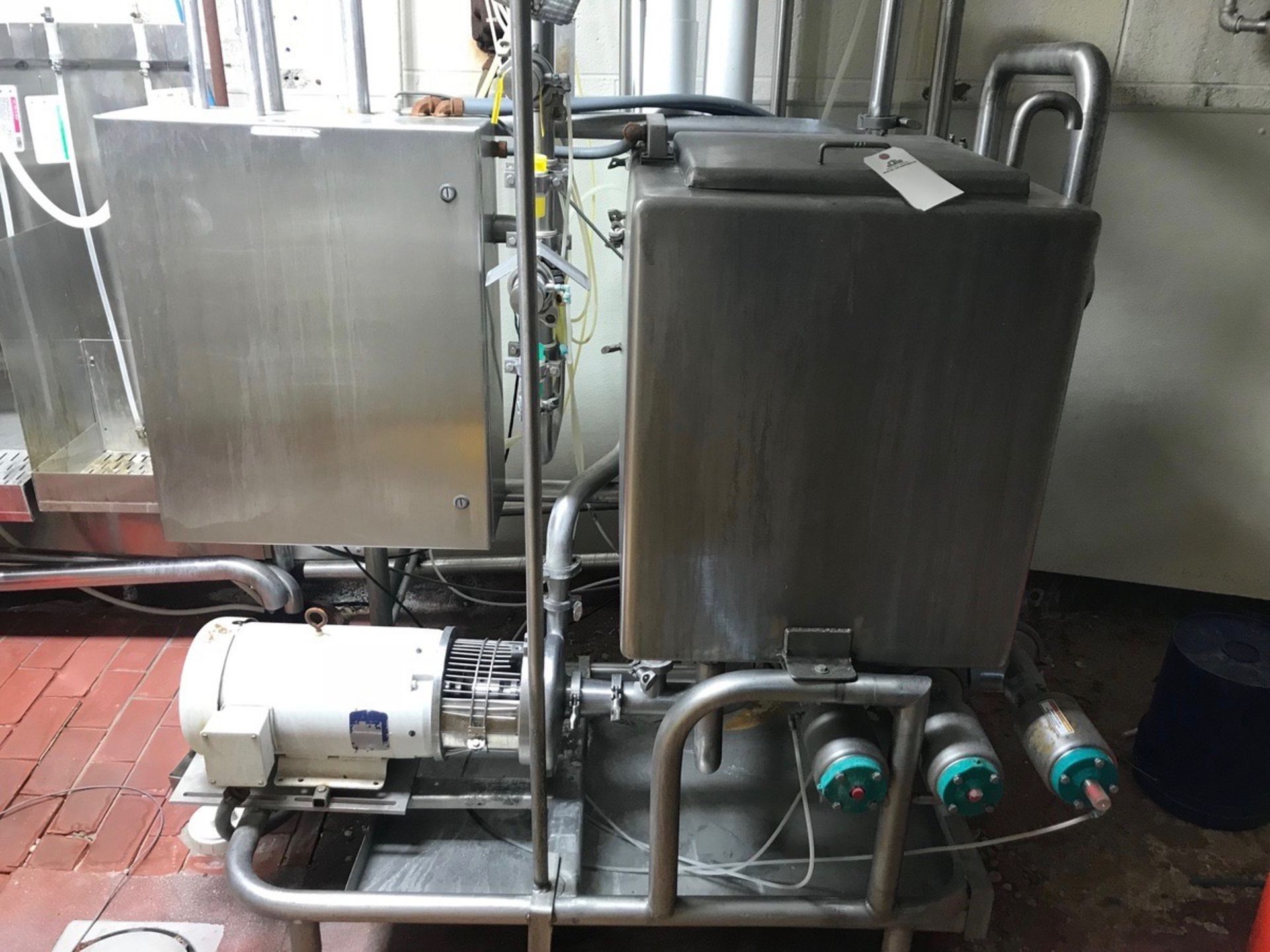 Single Tank CIP Skid, Sqauare Tank, 5 HP Centrifugal Pump, Vales and Control | Rig Fee: $1000 - Image 2 of 5