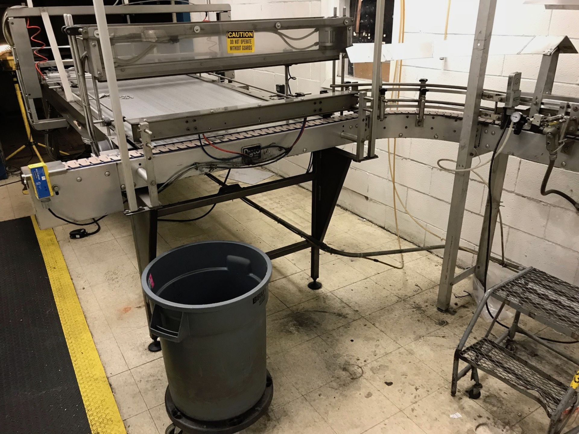 Aluminum Bottle Conveyor, (1) 180 Deg Turn, (3) 90 Deg Turns, (1) Dr | Loc: Erie PA | Rig Fee: $350