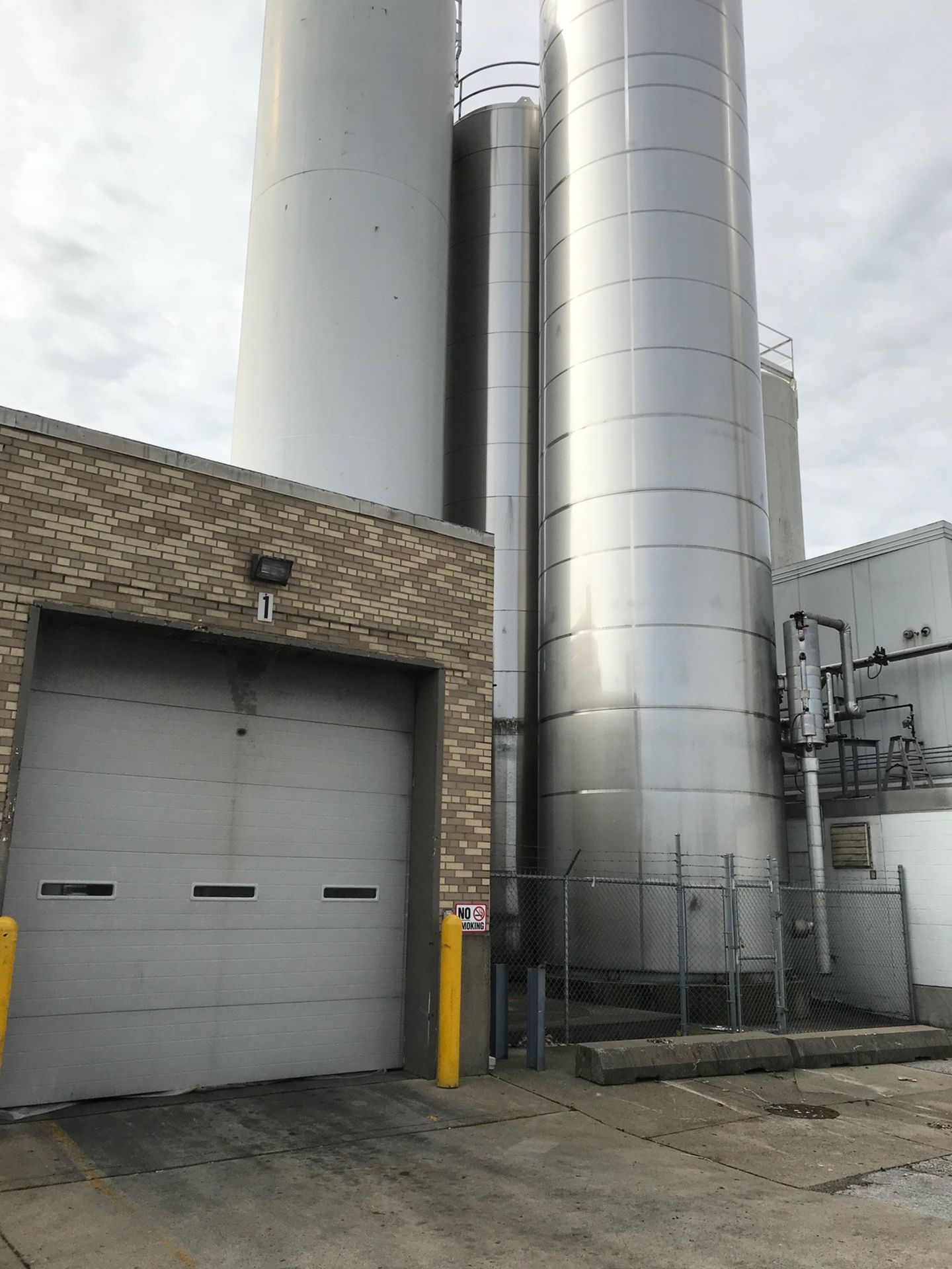 Walker 40,000 Gallon Refrigerated Silo, Stainless Steel Exterior, 316SS, | Loc: LKY | Rig Fee: $6500 - Image 5 of 5