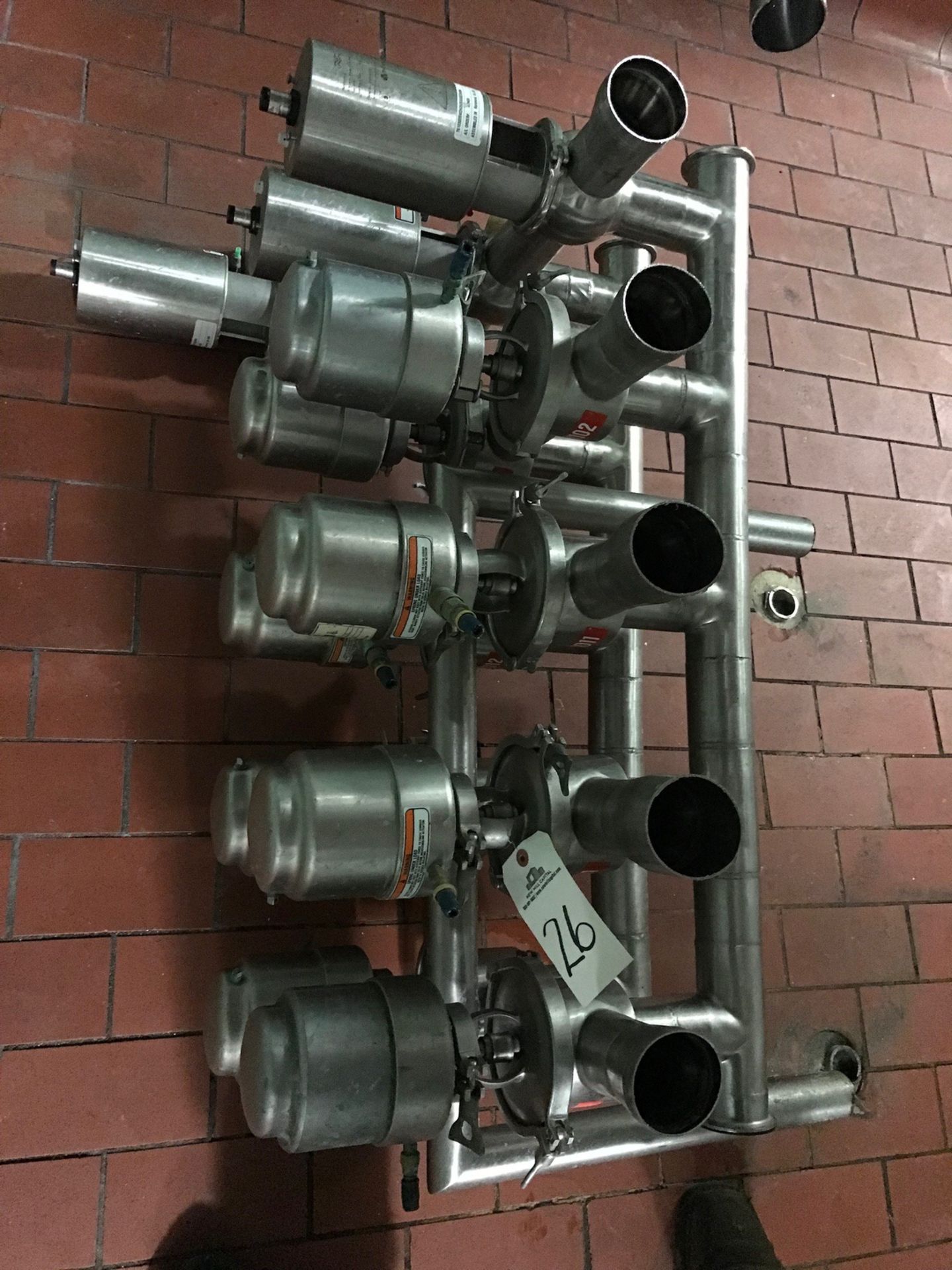 Tri-Clover (11) Air Valve Cluster, 2.5in | Loc: LKY | Rig Fee: $150