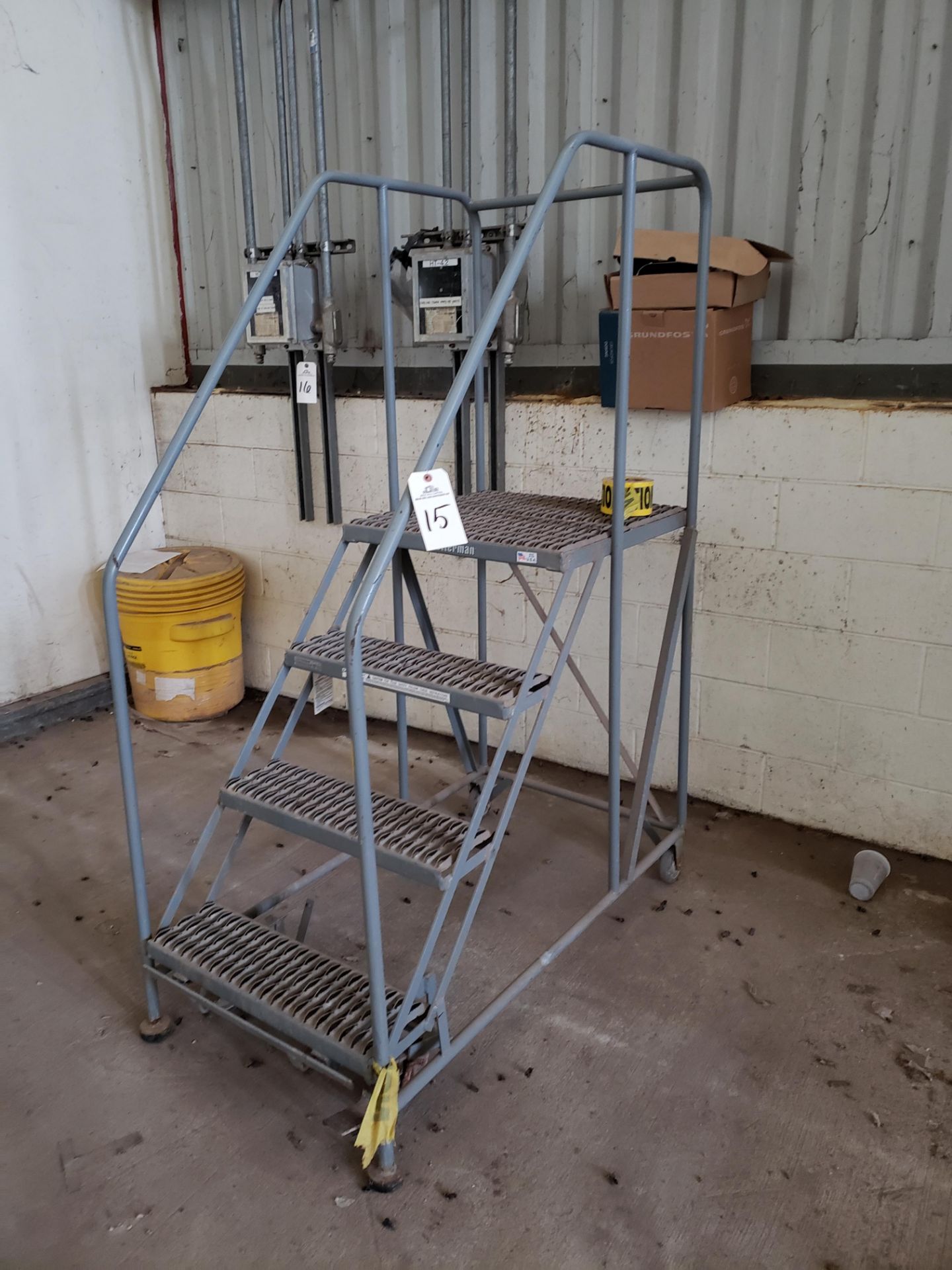 4' Warehouse Ladder | Rig Fee: $25