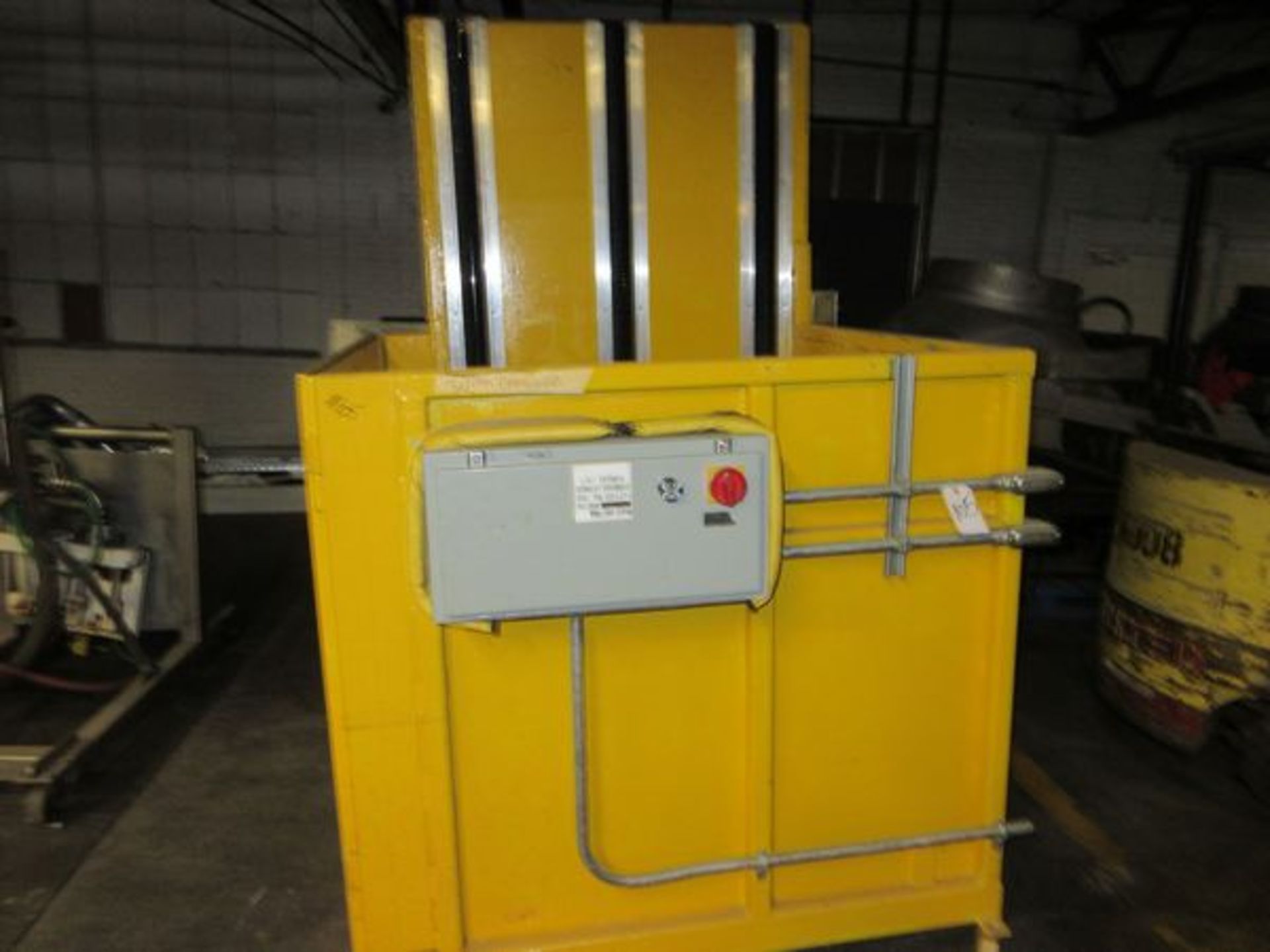 Eco Lift 3000 Lb. Cartoner w/L47 Cermex Econolift Disconnect | Rig Fee: $50