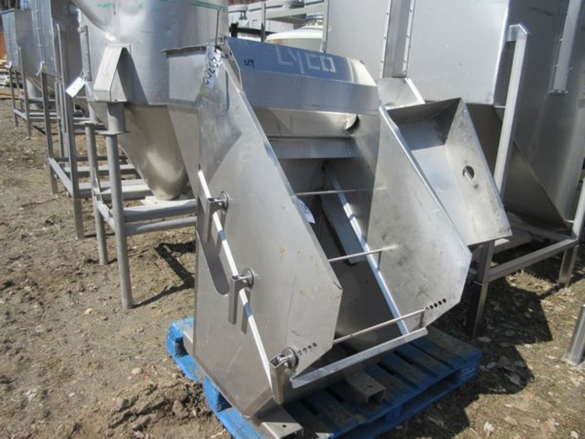 LOT (2) Lyco Stainless Steel Screener Hoppers on Pallet | Rig Fee: $20 - Image 2 of 3