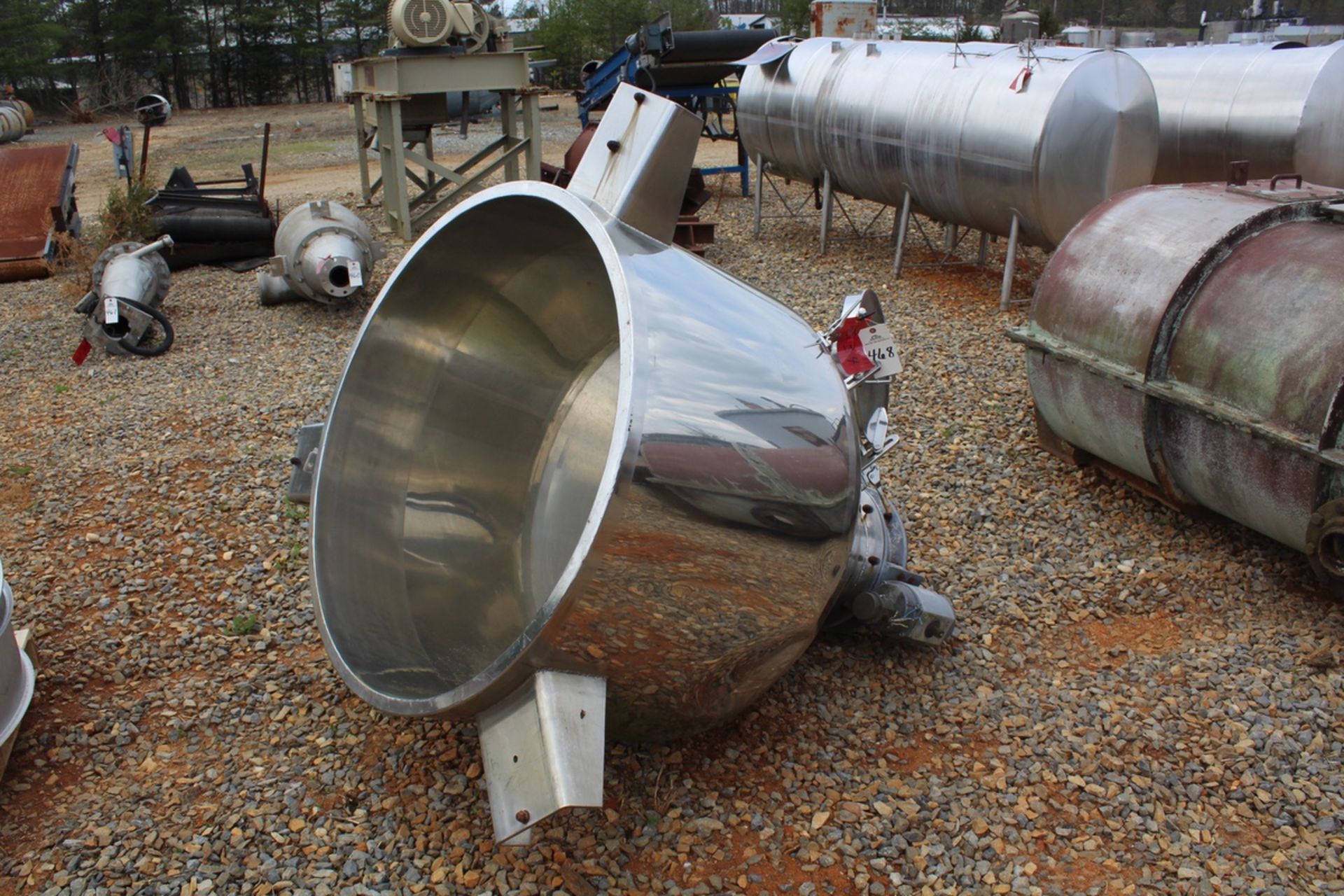 High polish stainless tank, 40" dia x 24" L (straight) and 20" L (cone), 8" dischar | Load Fee: $5