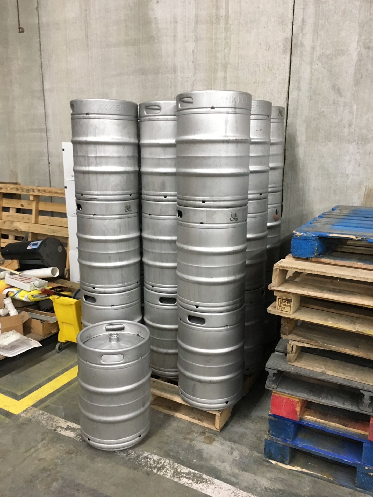 (30) 15.5 (1/2 BBL) Kegs | Rig Fee: No Charge