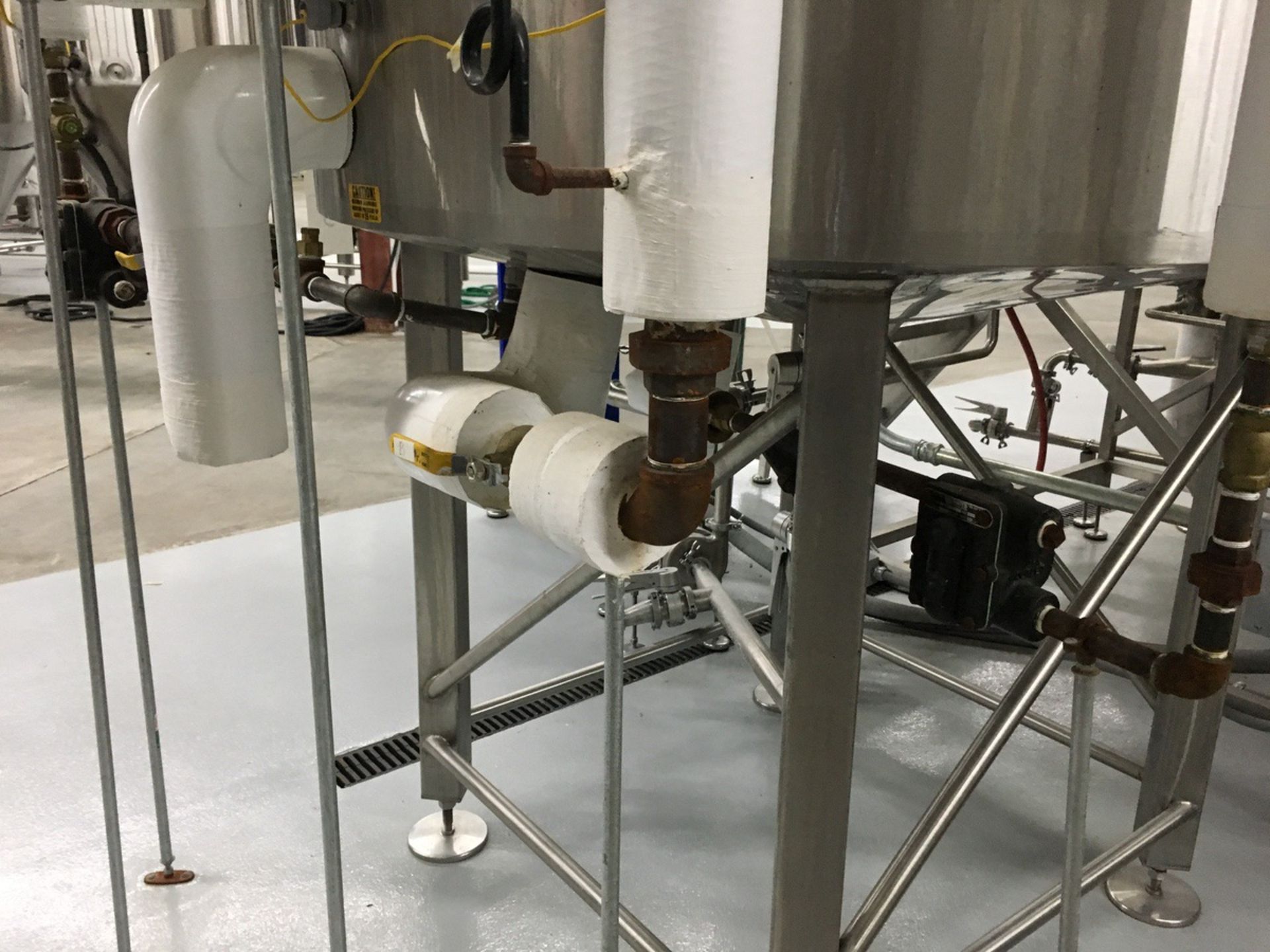 2015 DME 10 BBL Brewhouse, Jacketed Steam Brew Kettle, Jack | Subject to Bulk Lot 1 | Rig Fee: $2800 - Image 13 of 24