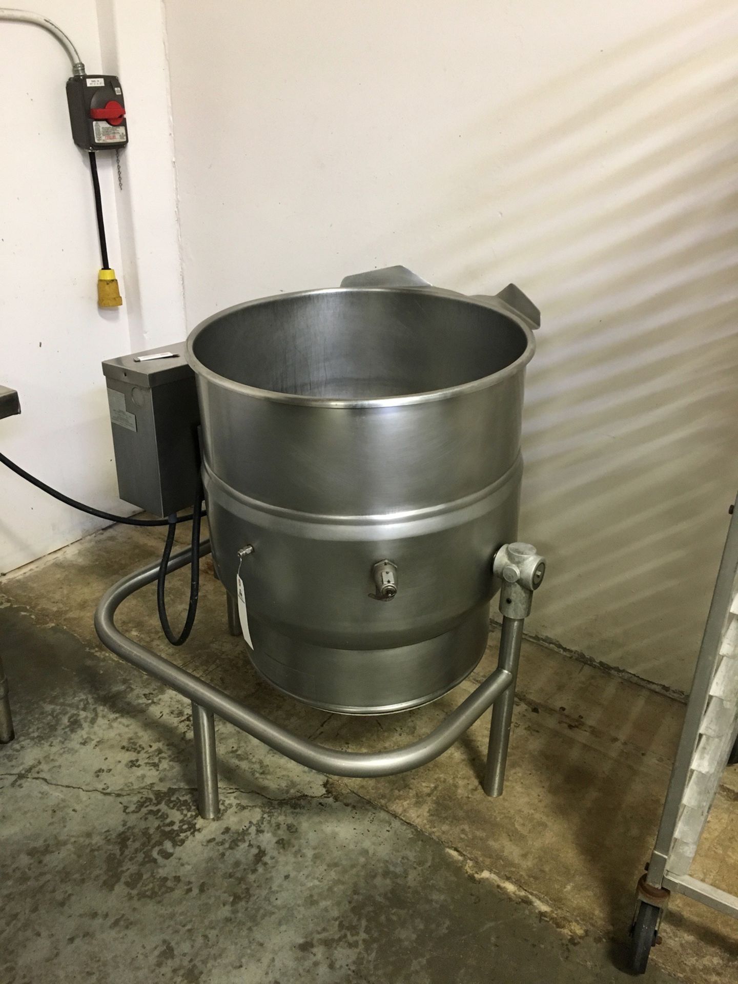 Crown Food Service Equipment Kettle, Electric, Bottom Jacketed, Approx 25in Dia | Rig Fee: No Charge