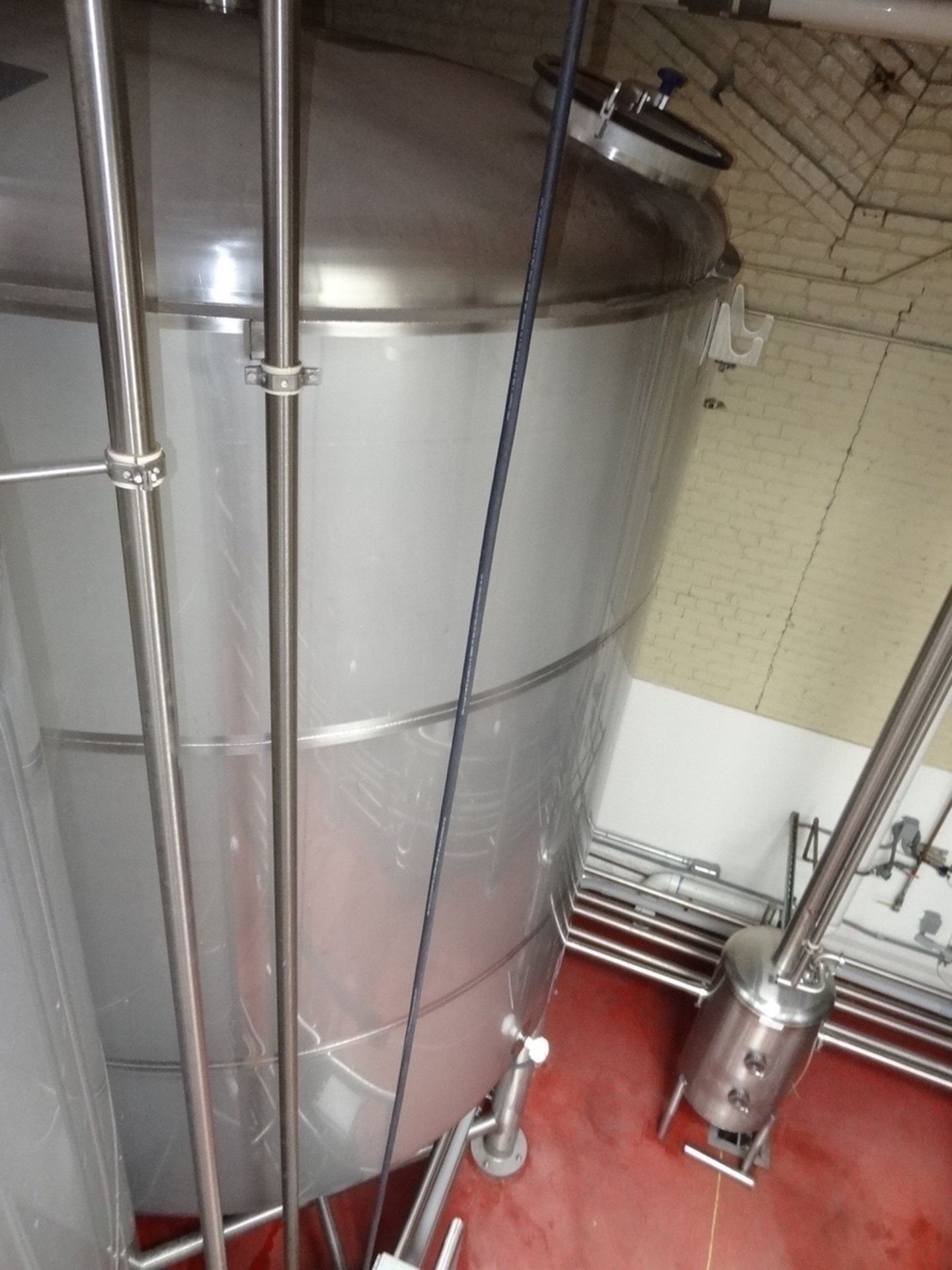 JV Northwest 205 Barrel/6,300 Gallon Stainless Steel Jacketed Fermenter, Approx 16f | Rig Fee: $2500 - Image 6 of 8