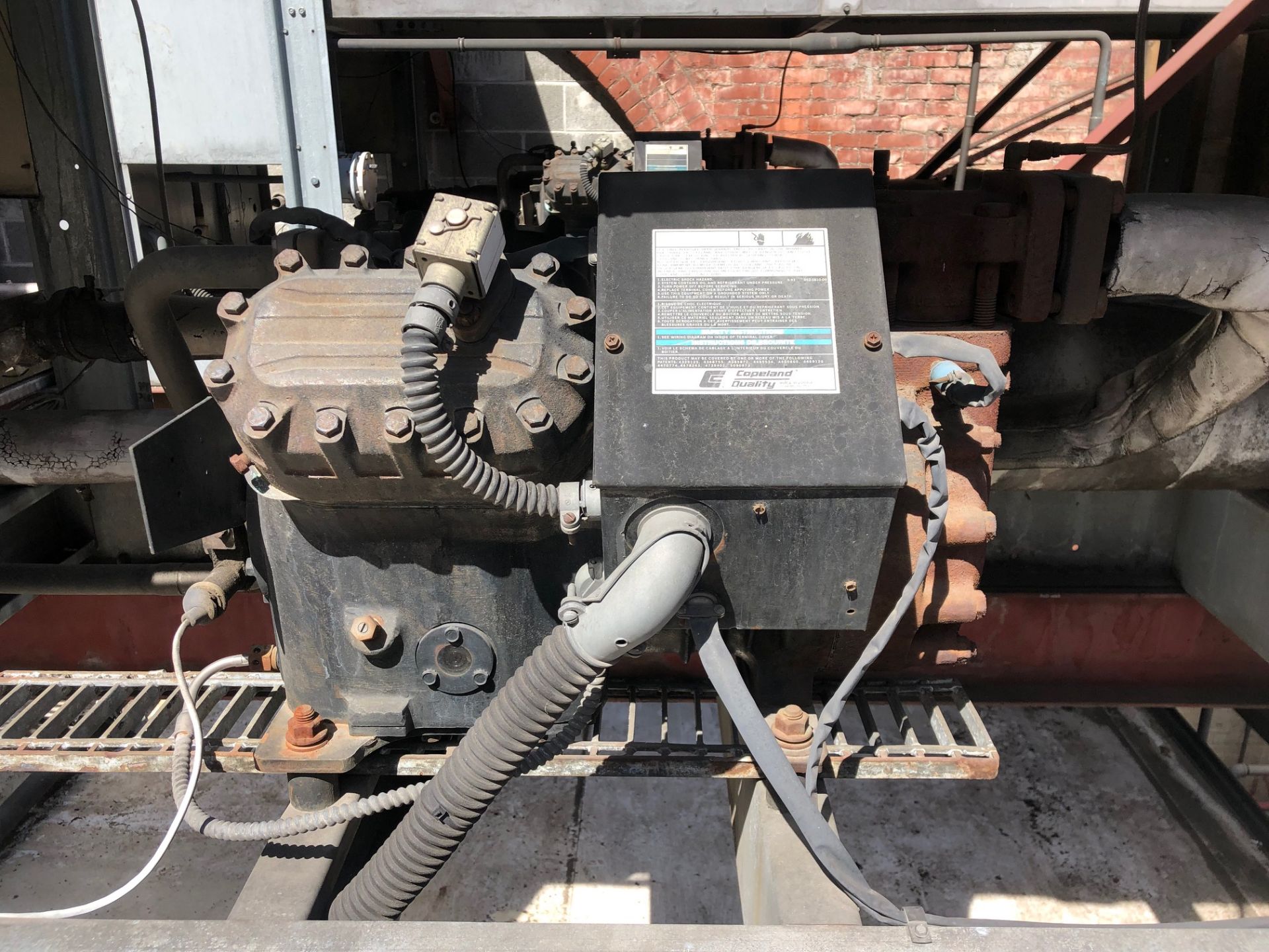 Freon Refrigeration System (On Roof), Approximately 50 Refrigeration Tons | Rig Fee: Contact Rigger - Image 2 of 4