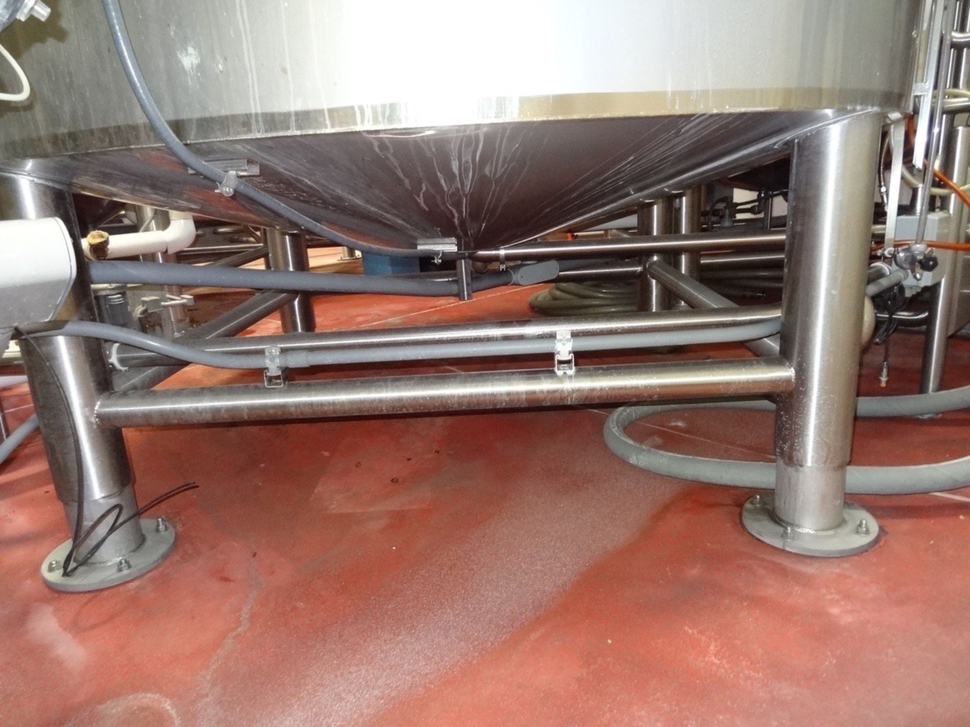 2002 JV Northwest 164 Barrel/5,000 Gallon Stainless Steel Jacketed Fermenter, Top A | Rig Fee: $2250 - Image 5 of 10