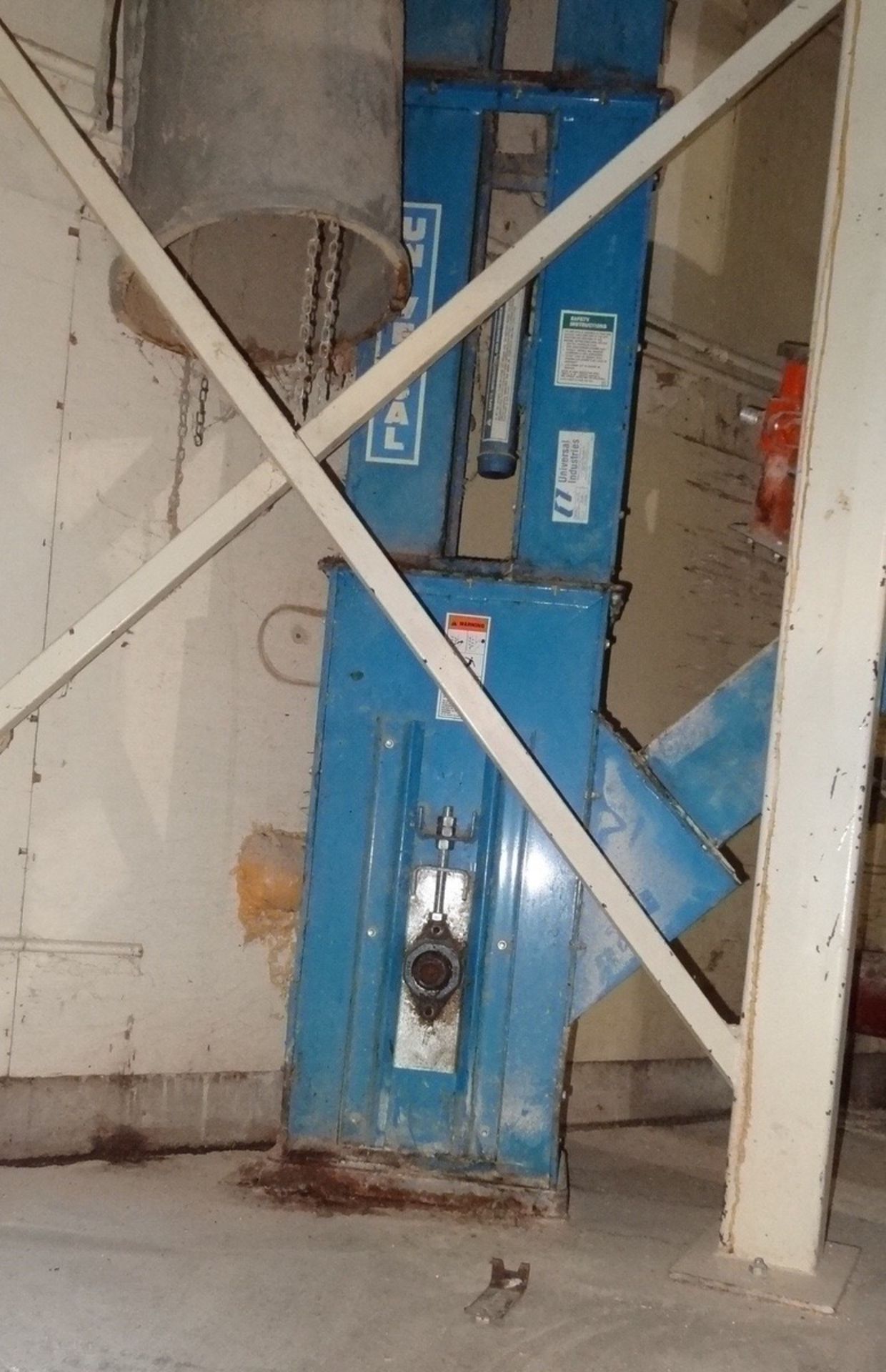 1996 Universal Model C3-175 Bucket Elevator, S/N: 101847 | Rig Fee: $600