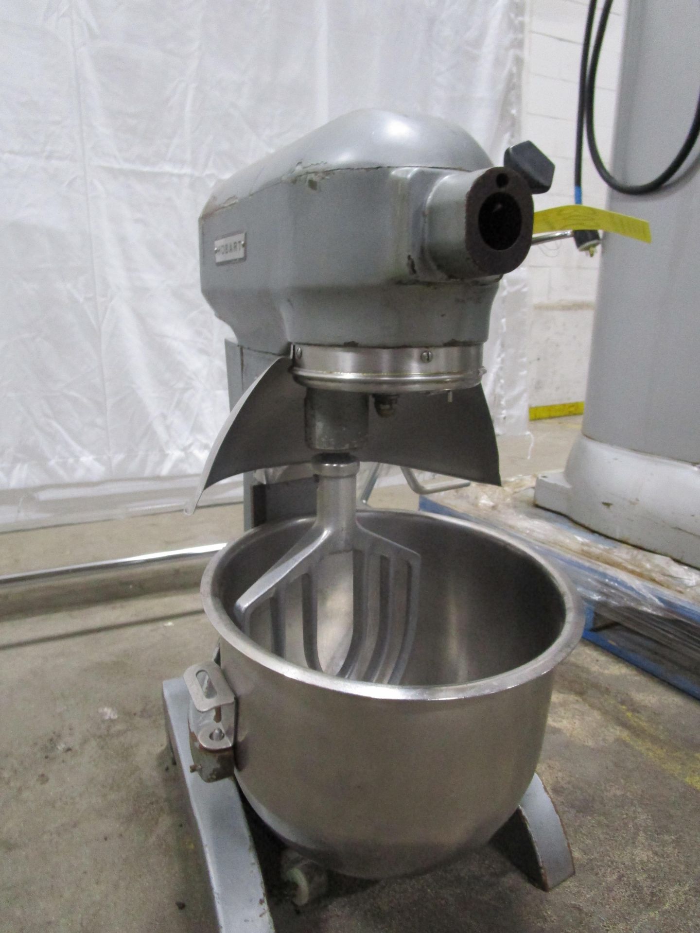 (1) Hobart A-200 Mixer, s/n 11-034-826, 20 Qt, Bowl & Whip | Located in Milford MA | Rig Fee: $50 - Image 3 of 3