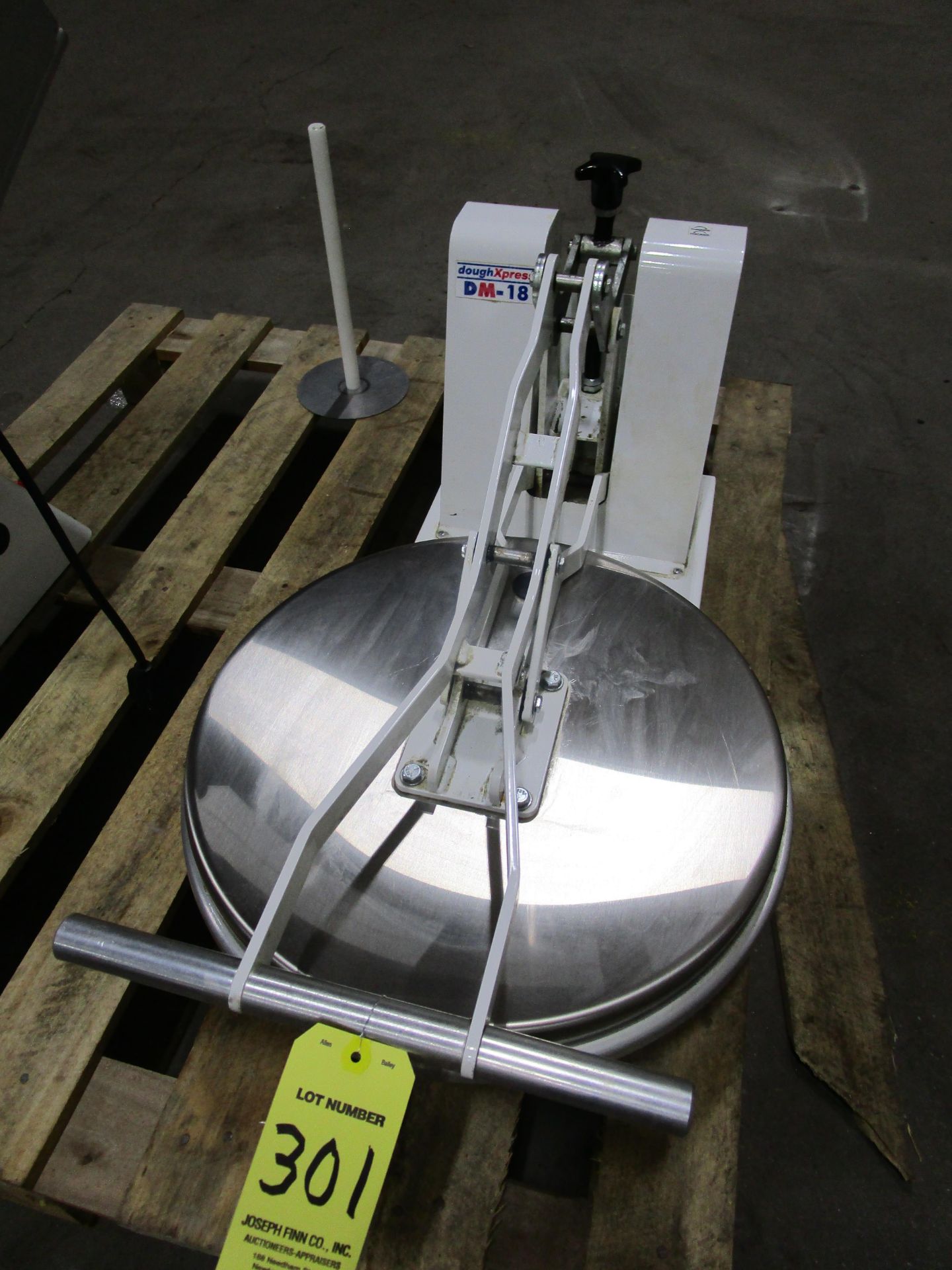 (1) Dough Xpress DM18NH Pizza Press s/n 861-3128 | Located in Milford MA | Rig Fee: $25 - Image 2 of 3