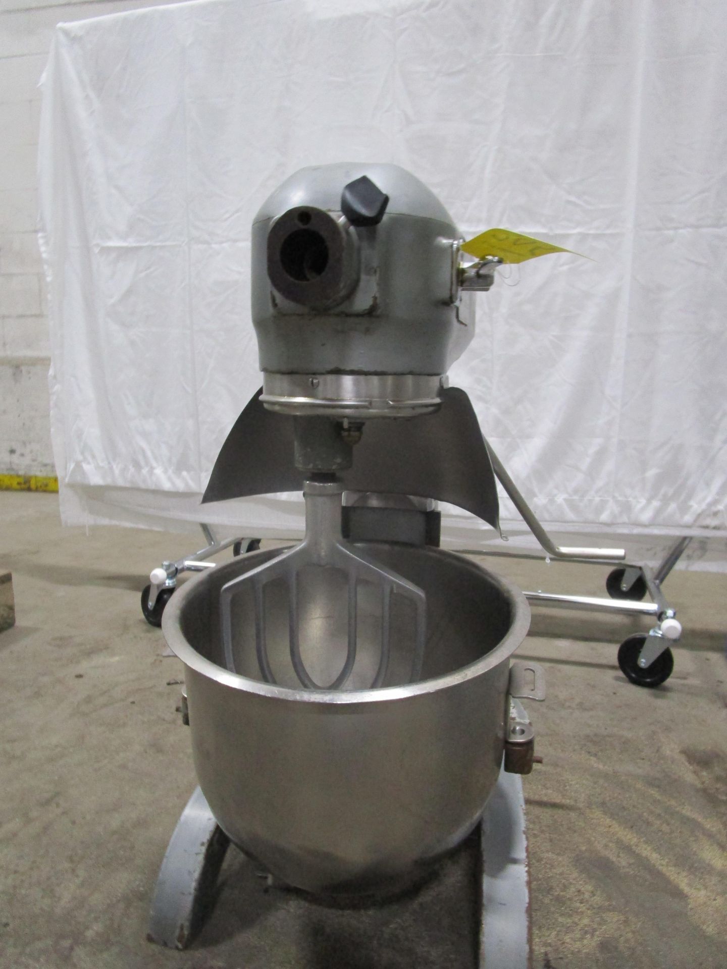 (1) Hobart A-200 Mixer, s/n 11-034-826, 20 Qt, Bowl & Whip | Located in Milford MA | Rig Fee: $50