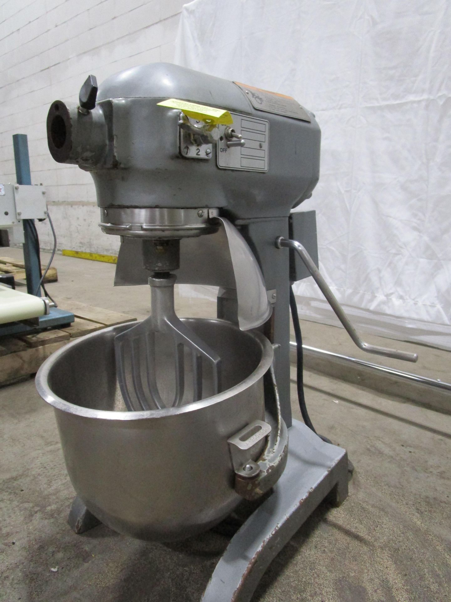 (1) Hobart A-200 Mixer, s/n 11-034-826, 20 Qt, Bowl & Whip | Located in Milford MA | Rig Fee: $50 - Image 2 of 3