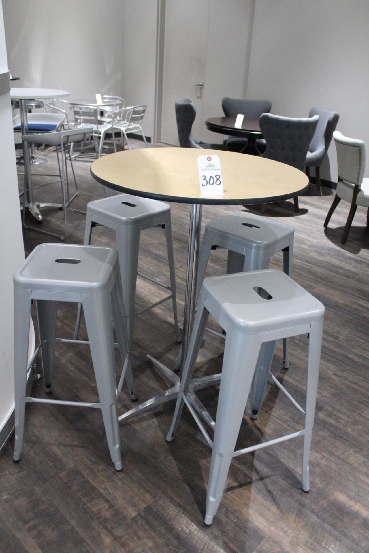 Cocktail Table w/(4) Bar Stools | Rig Fee: Hand Carry or Contact Rigger