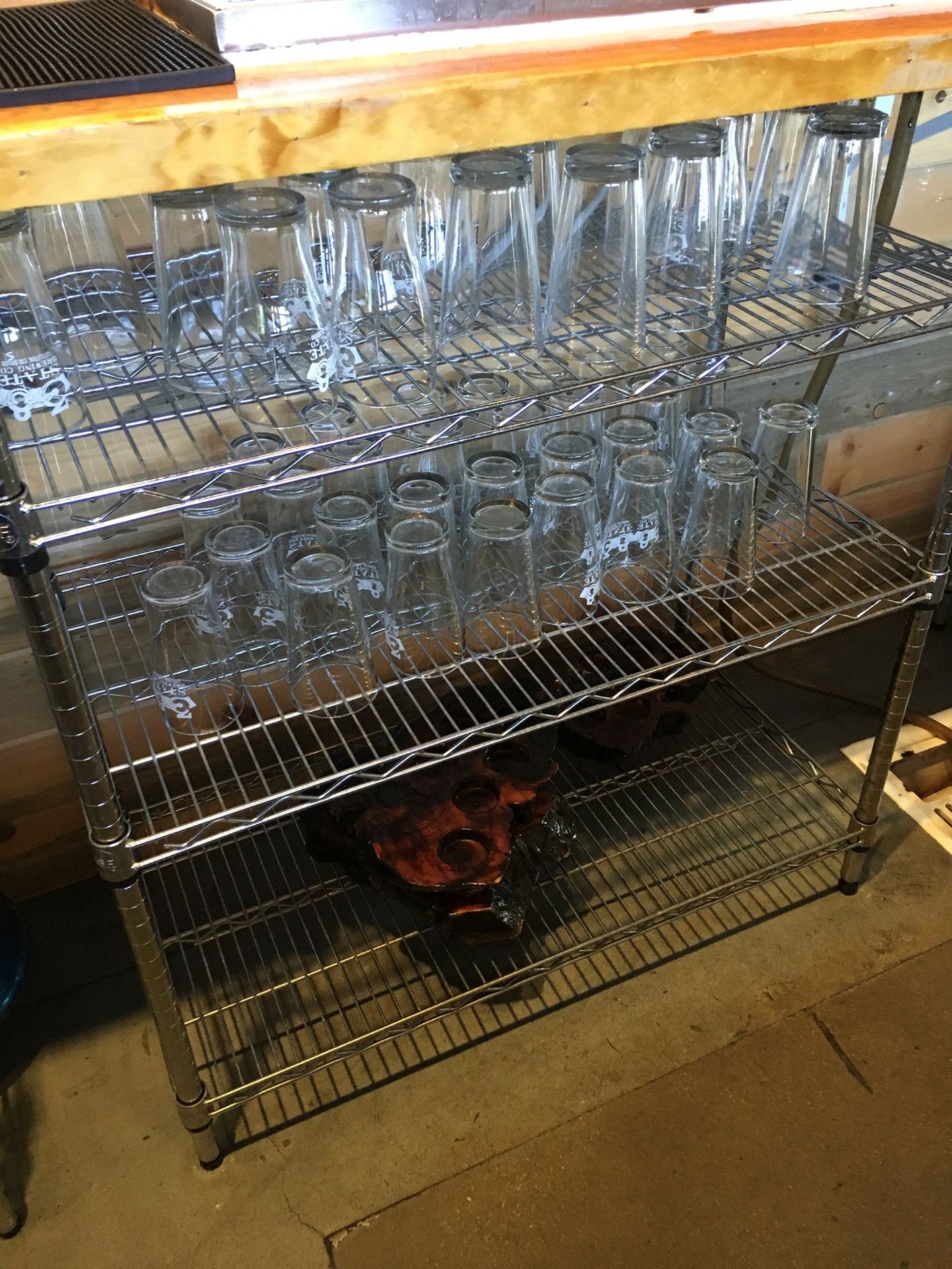 Glassware on Racks in Lot 107 | Rig Fee: $110 - Image 2 of 3