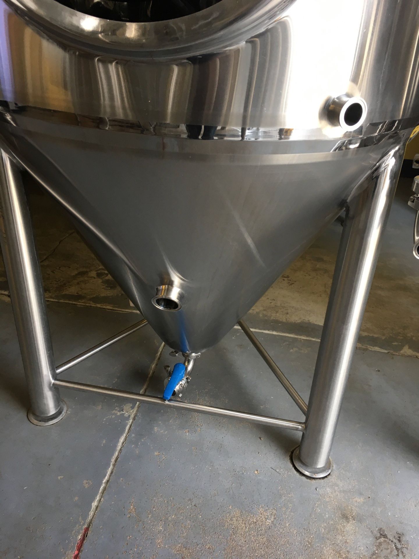 2015 Stout 7 BBL Fermentation Vessel, Stainless Steel, Glycol Ja | Subject to Bulk | Rig Fee: $350 - Image 3 of 8