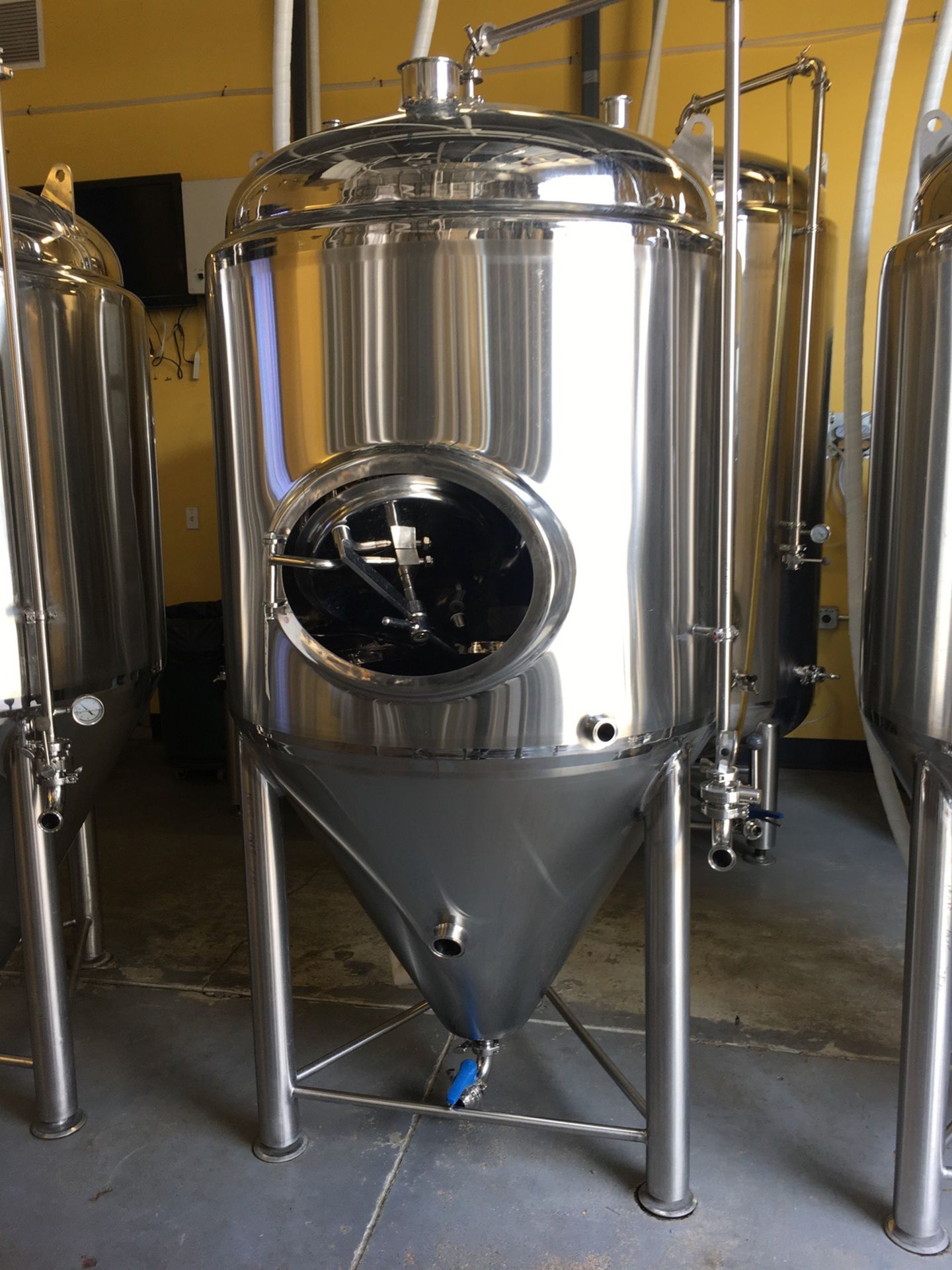 2015 Stout 7 BBL Fermentation Vessel, Stainless Steel, Glycol Ja | Subject to Bulk | Rig Fee: $350