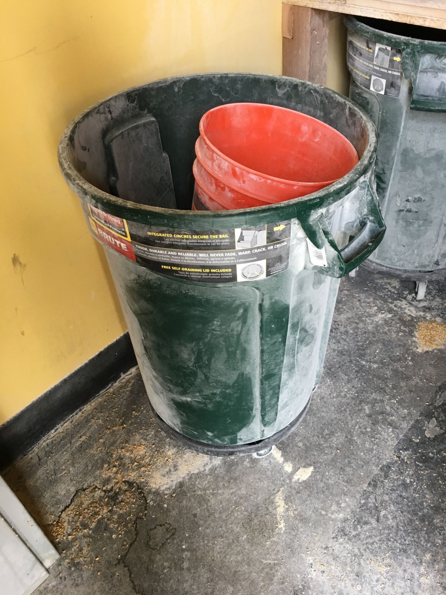 (6) Trash Containers | Rig Fee: $25 or HC