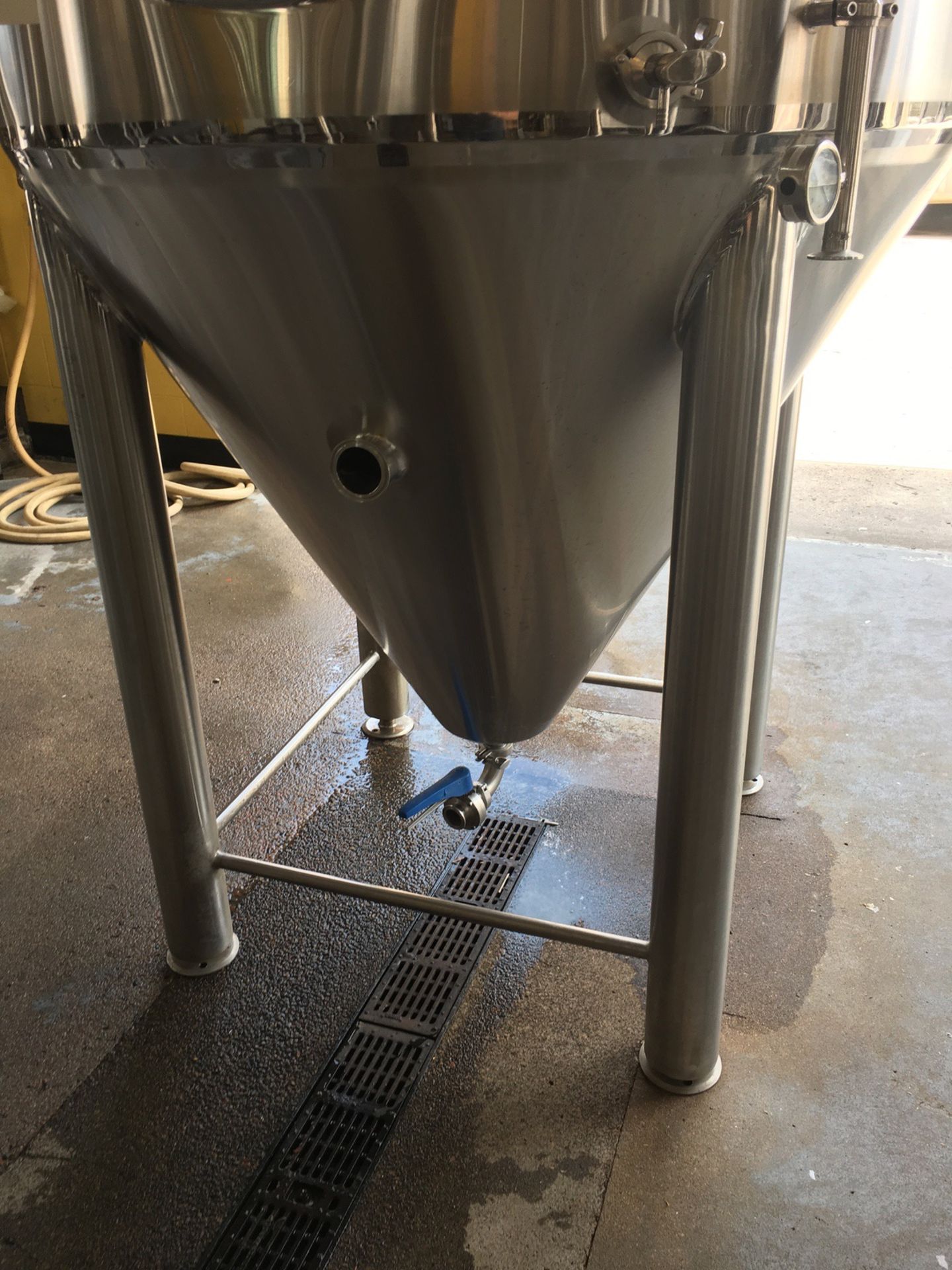 2015 Stout 14 BBL Fermentation Vessel, Stainless Steel, Glycol J | Subject to Bulk | Rig Fee: $350 - Image 3 of 9
