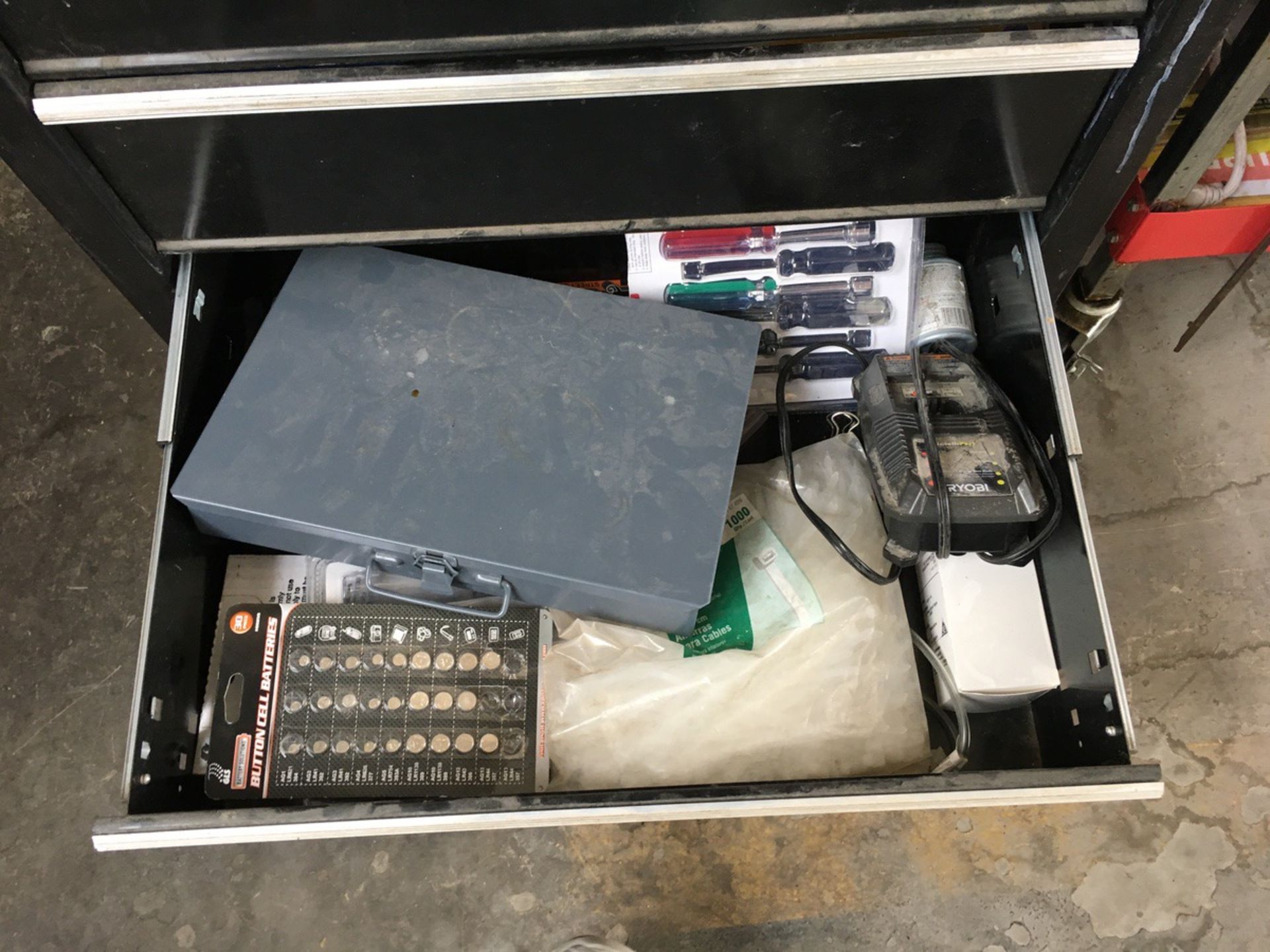 Husky Tool Chest and Contents | Rig Fee: $10 - Image 10 of 10