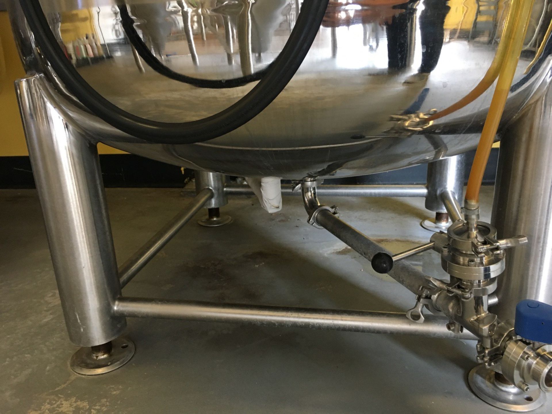 2015 Stout 14 BBL Brite Tank, Stainless Steel, Glycol Jacketed, | Subject to Bulk | Rig Fee: $425 - Image 3 of 8