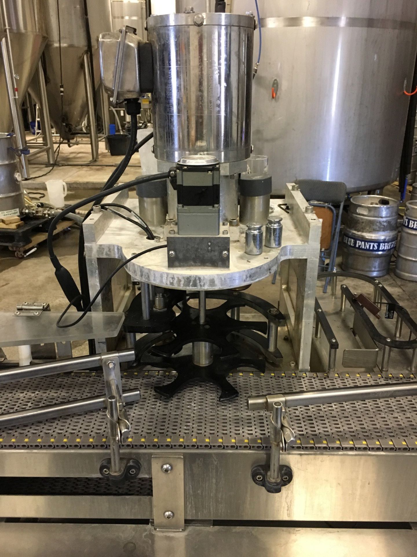 2016 Alpha Brewing BC Canning Line, 35 Cans/Minute, (6) Servo Controlled CO2 Purge | Rig Fee: $1500 - Image 6 of 26