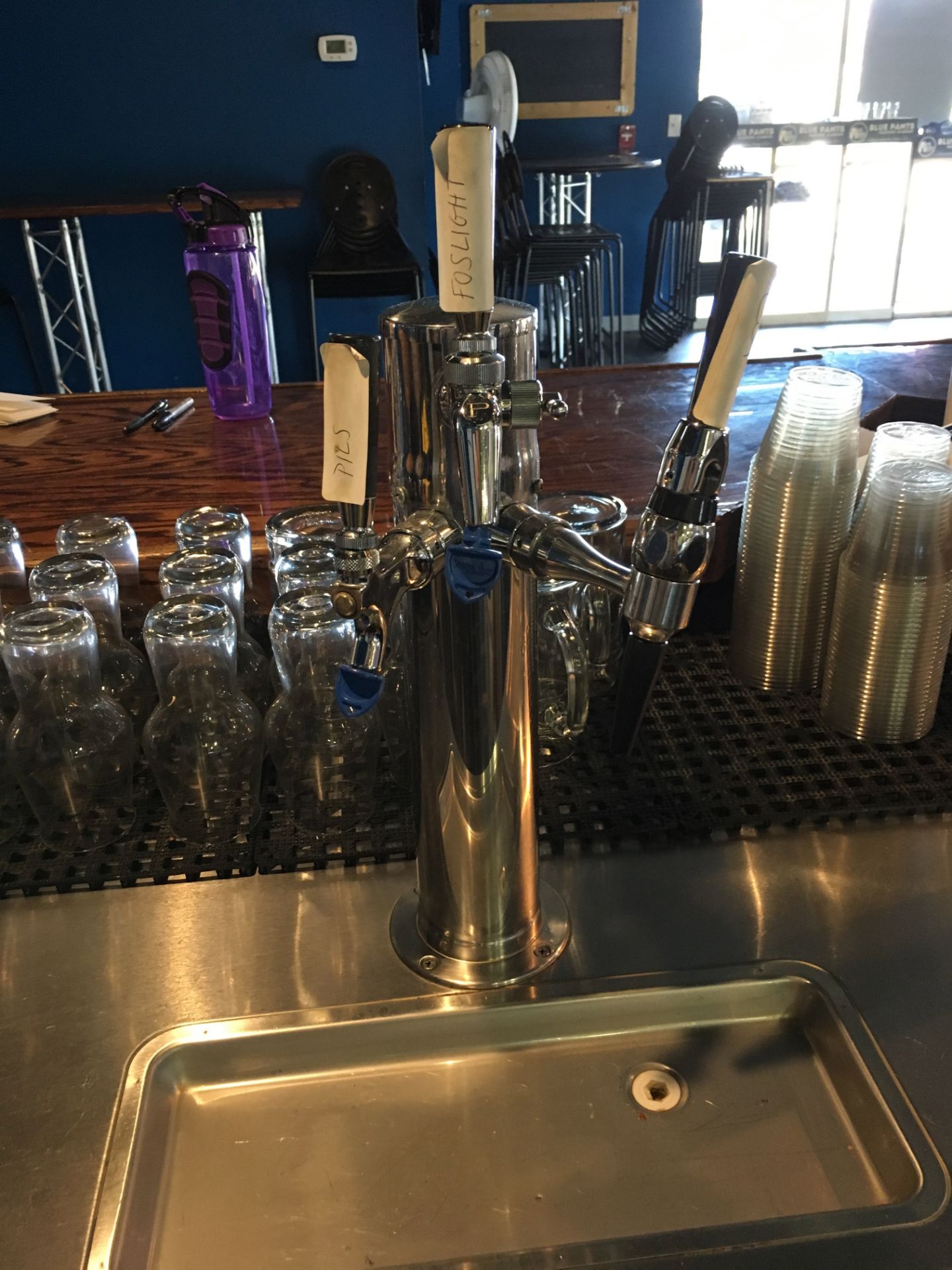 3-Door Keg Cooler with 5-Keg Taps (Contents and Kegs Not Included ...