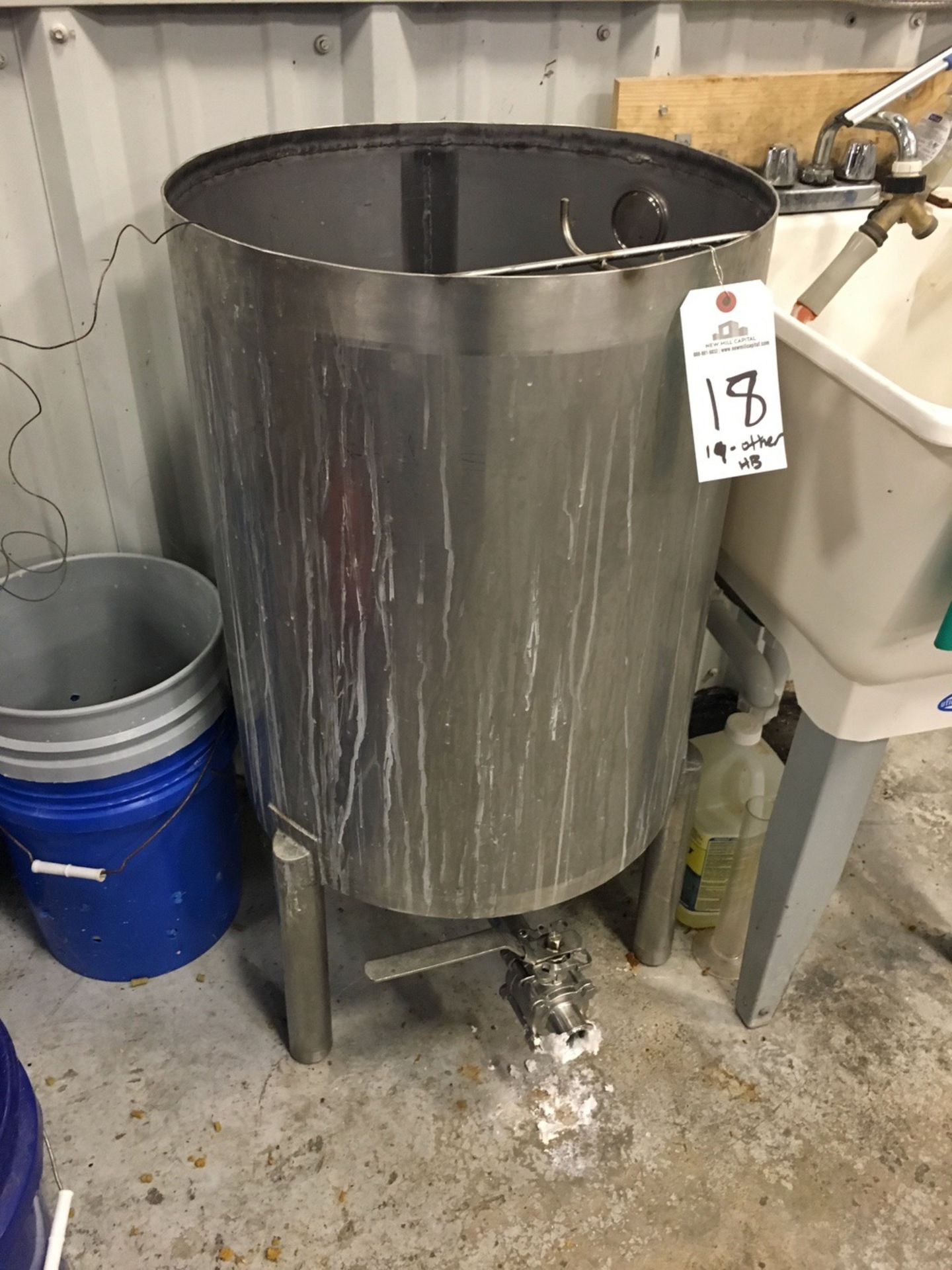 Stainless Steel Hop Back, Approx Dims: 20in OD x 25in H, 37in OAH | Subj to Bulk | Rig Fee: $25