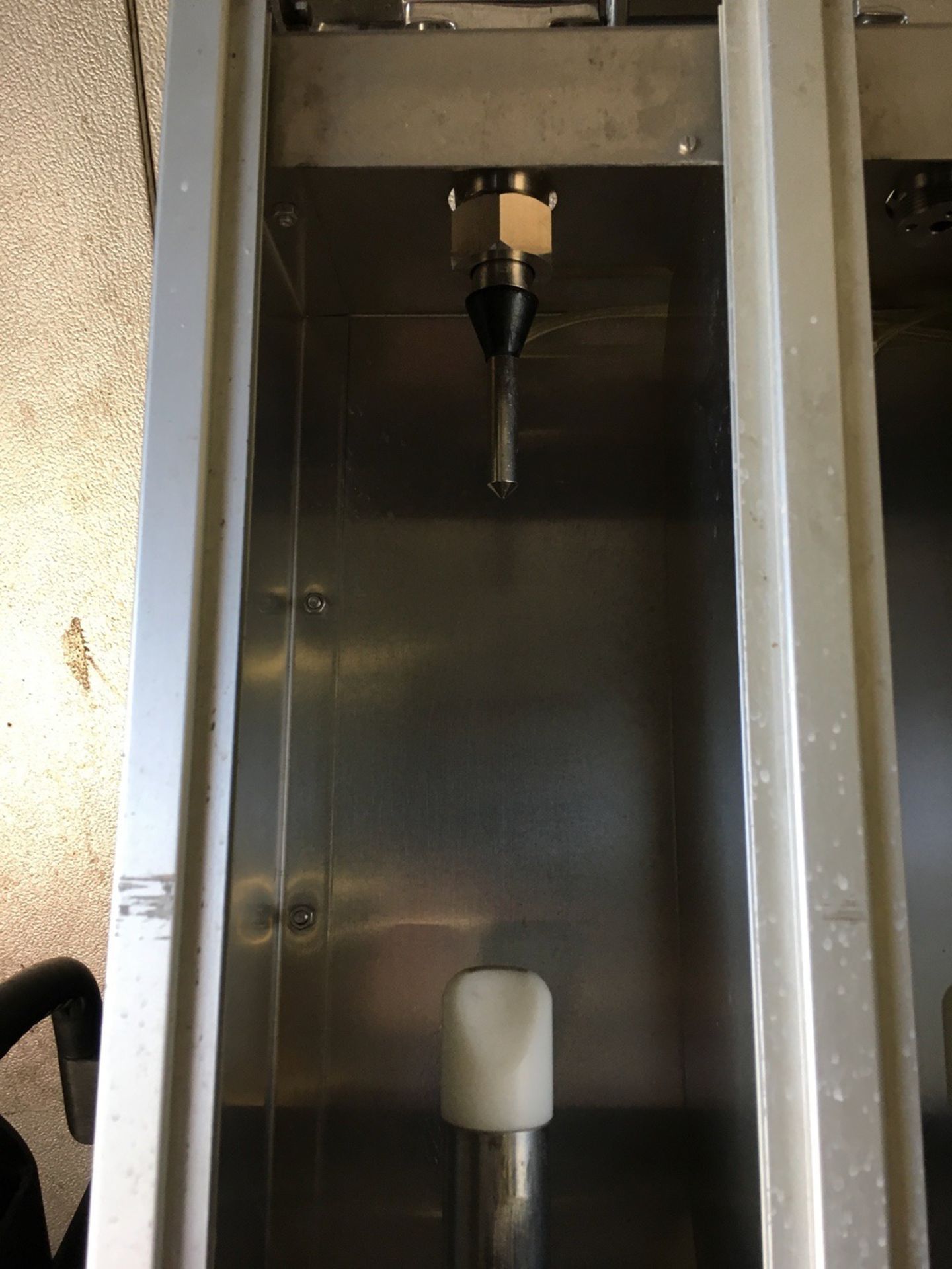 GW Kent 4-Spout Sparkling Filling Machine, 304 Stainless Steel for Champagne, Beer | Rig Fee: $75 - Image 2 of 3