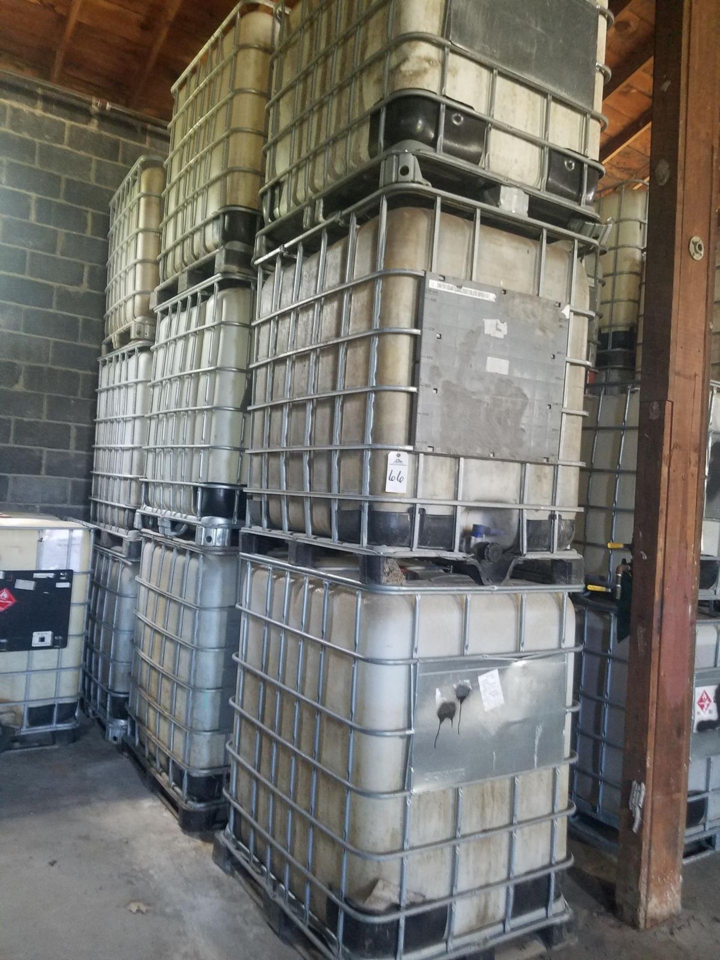 Lot of (9) Liquid Totes | Rig Fee: $300