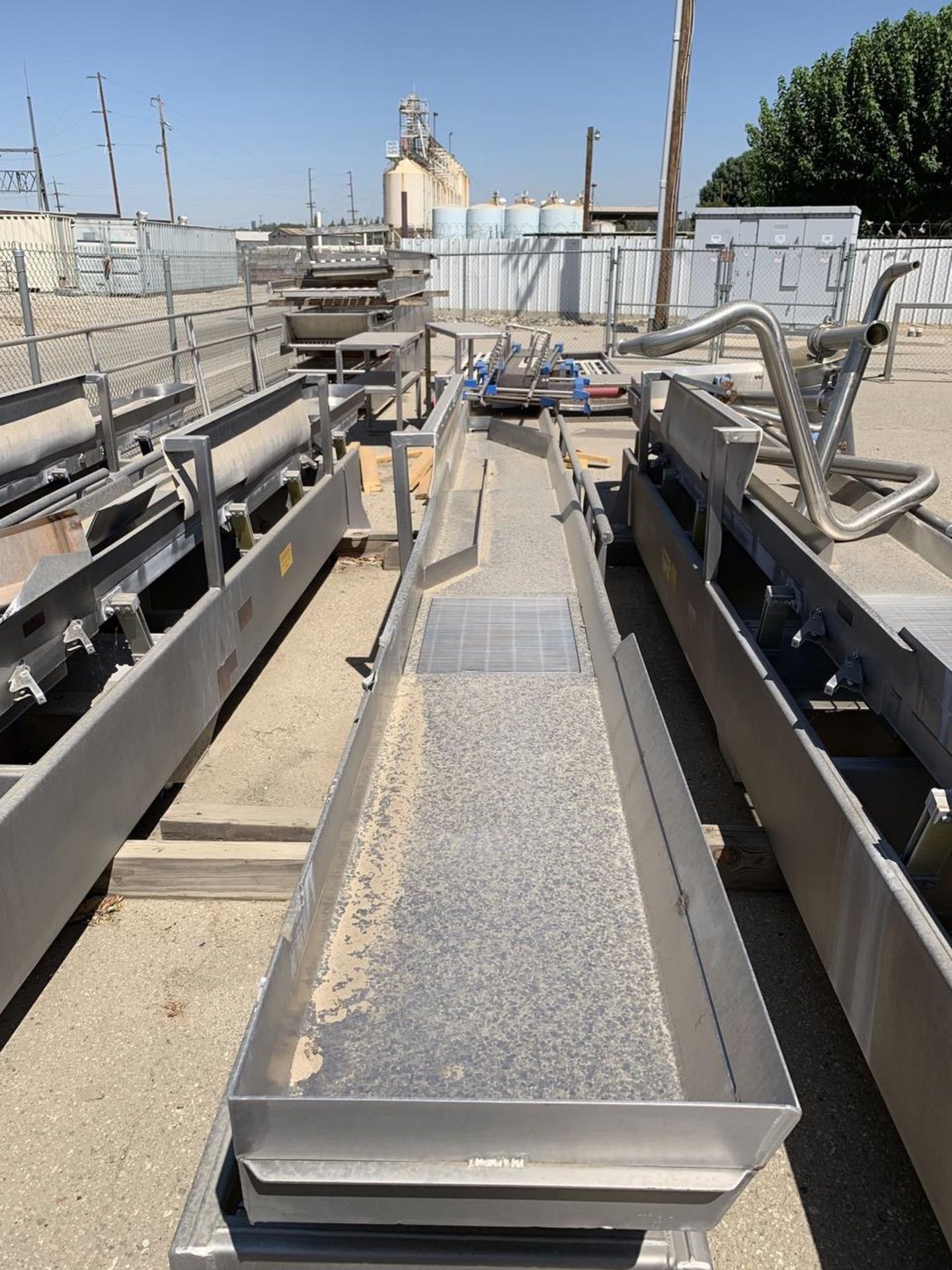 Iso-Flo Stainless Steel Vibratory Conveyor, Approx 288in L x 18 | Loc: CA | Seller to Load No Charge - Image 2 of 2