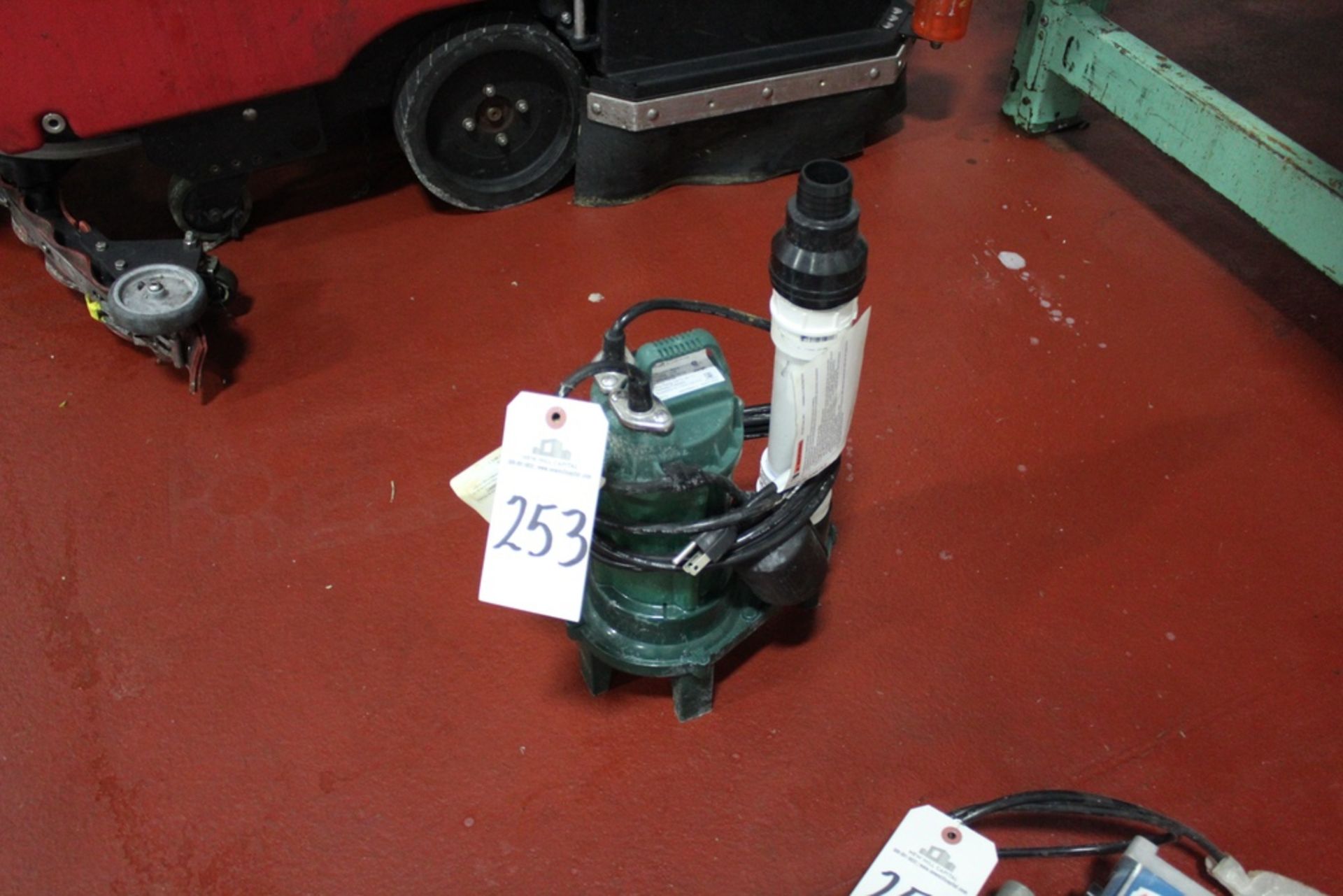 Zdeller Submersible Pump, | Rig Fee: $0