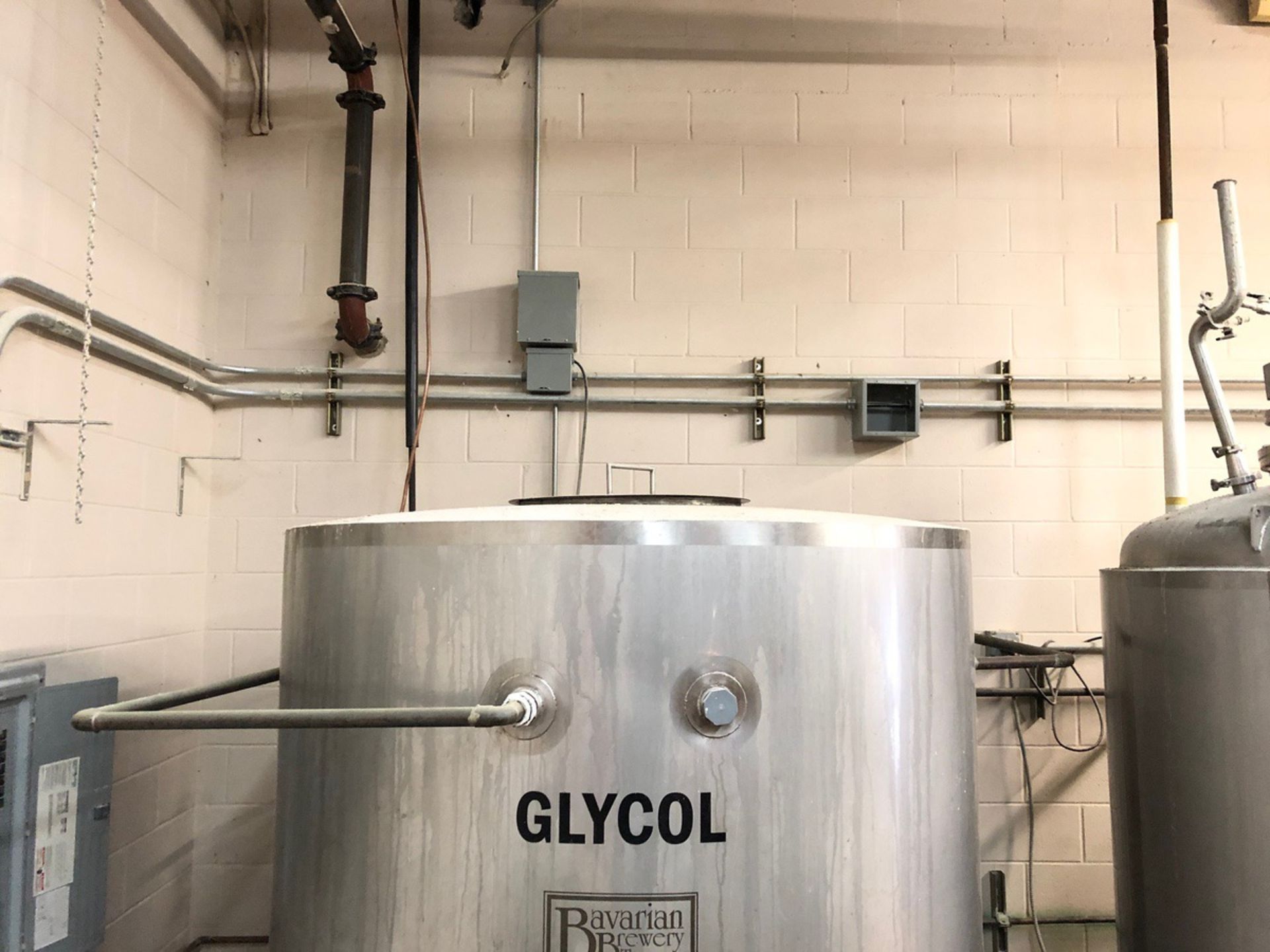 2008 Bavarian 2000L Glycol Storage Tank | Sub to Bulk | Rig Fee: $350 - Image 3 of 3